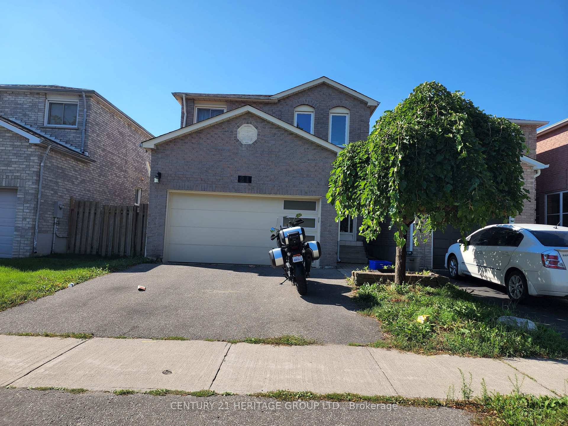 Front of Unit Bsmt, 21 Chloe Crescent