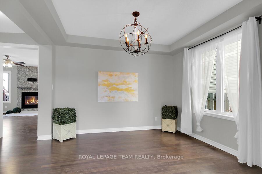 Photo 5 of 371 Meadowbreeze Drive, Ottawa, Kanata - Emerald Meadows/Trailwest — HOMEH