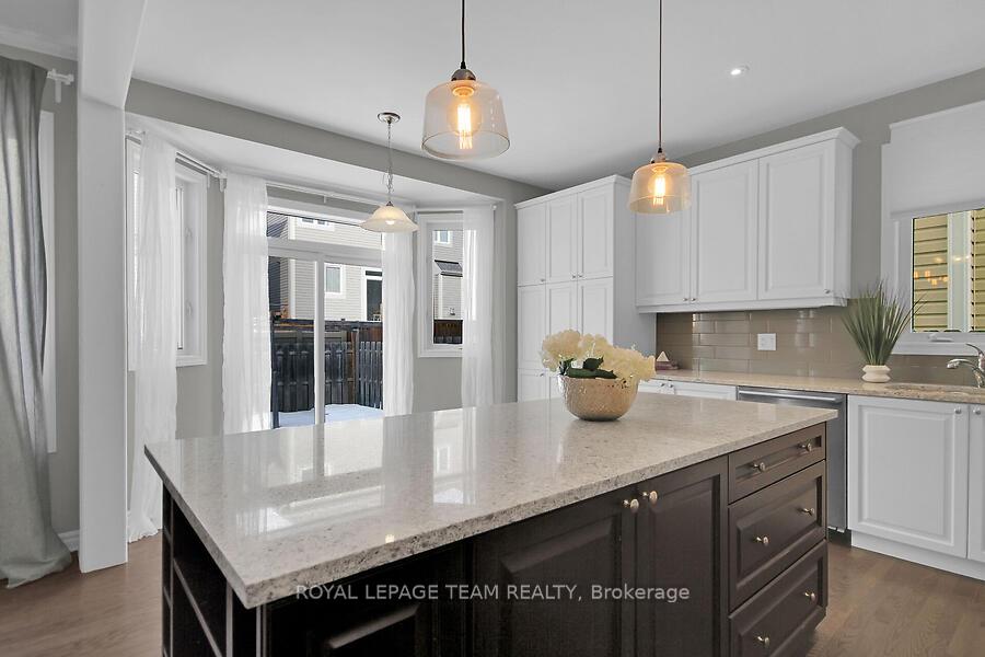 Photo 12 of 371 Meadowbreeze Drive, Ottawa, Kanata - Emerald Meadows/Trailwest — HOMEH