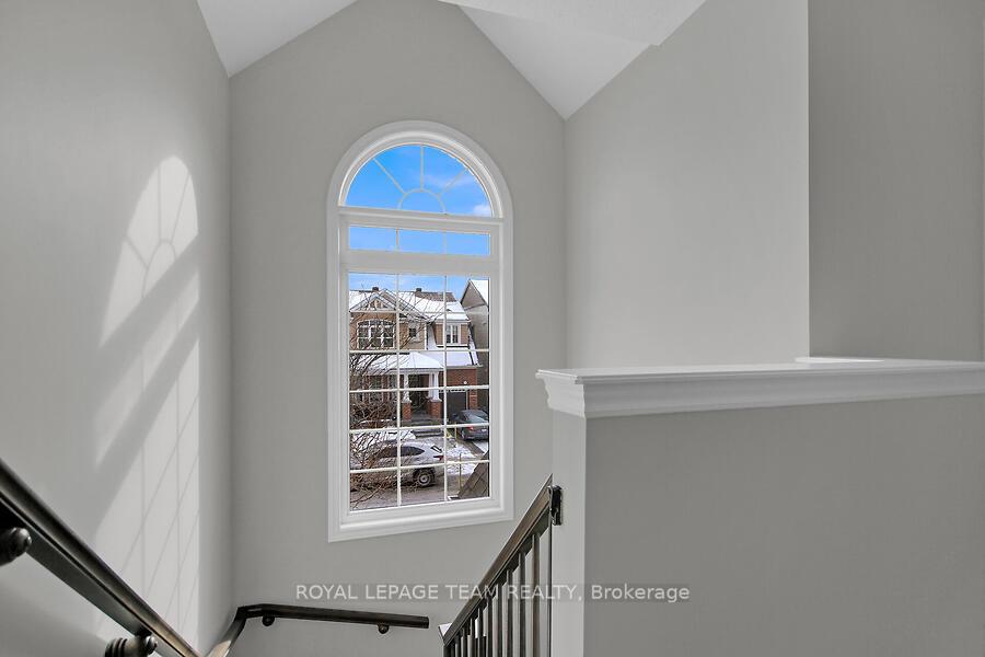 Photo 15 of 371 Meadowbreeze Drive, Ottawa, Kanata - Emerald Meadows/Trailwest — HOMEH