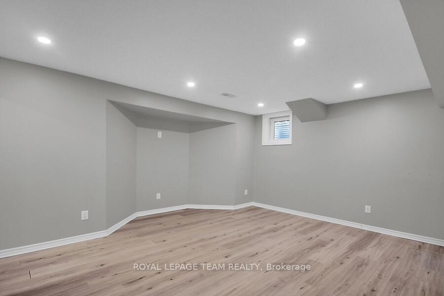 Photo 31 of 371 Meadowbreeze Drive, Ottawa, Kanata - Emerald Meadows/Trailwest — HOMEH