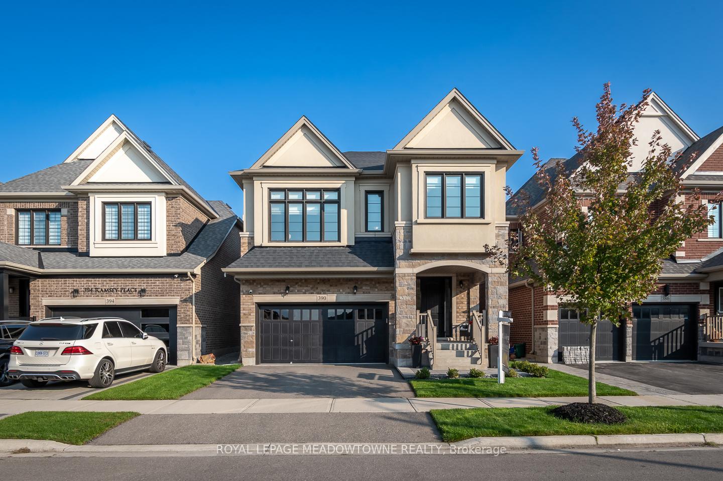 Photo 3 of 390 Ramsey Place, Milton, Ford — HOMEH