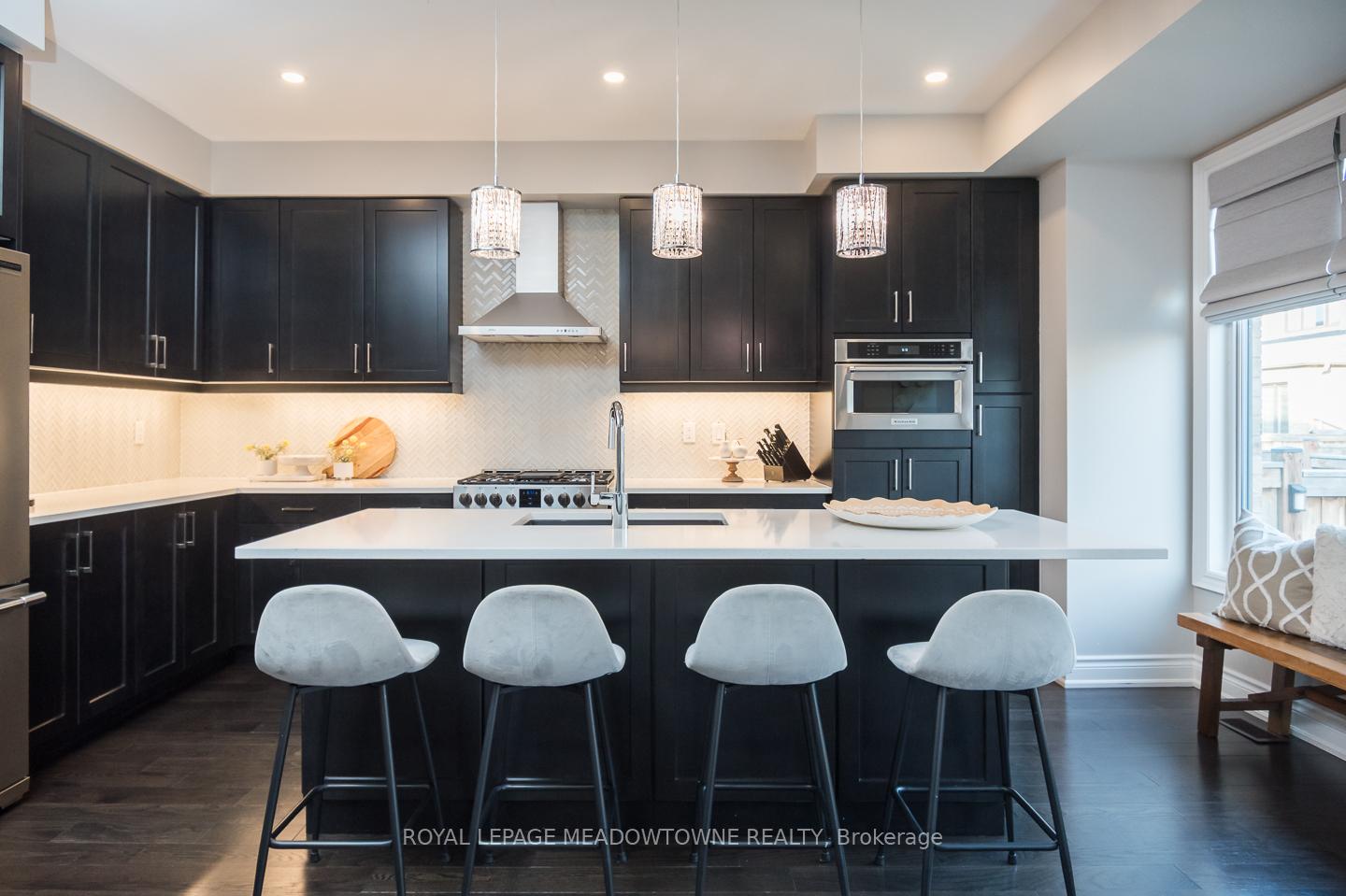 Photo 12 of 390 Ramsey Place, Milton, Ford — HOMEH