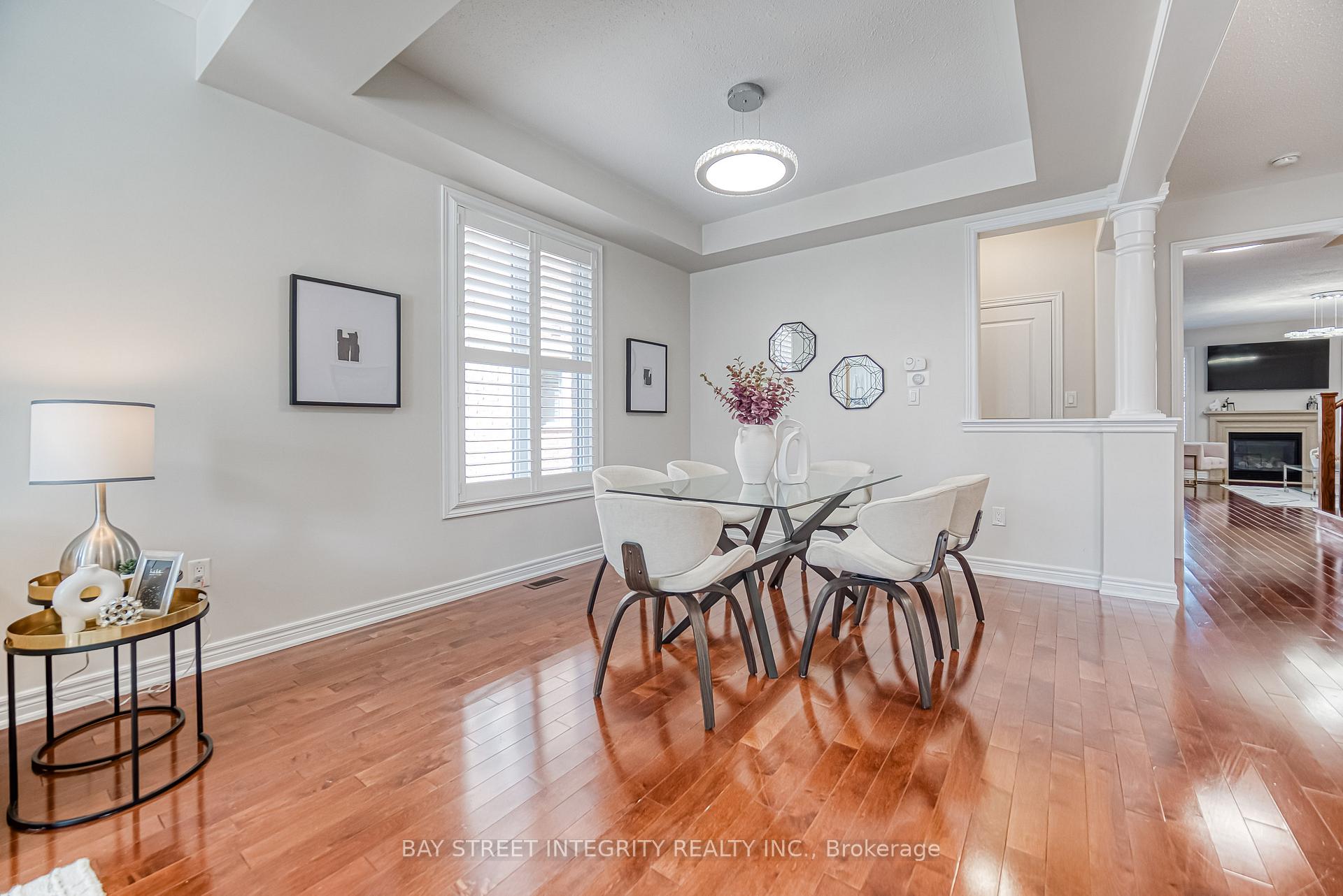 Photo 13 of 116 Holst Avenue, Markham, Berczy — HOMEH