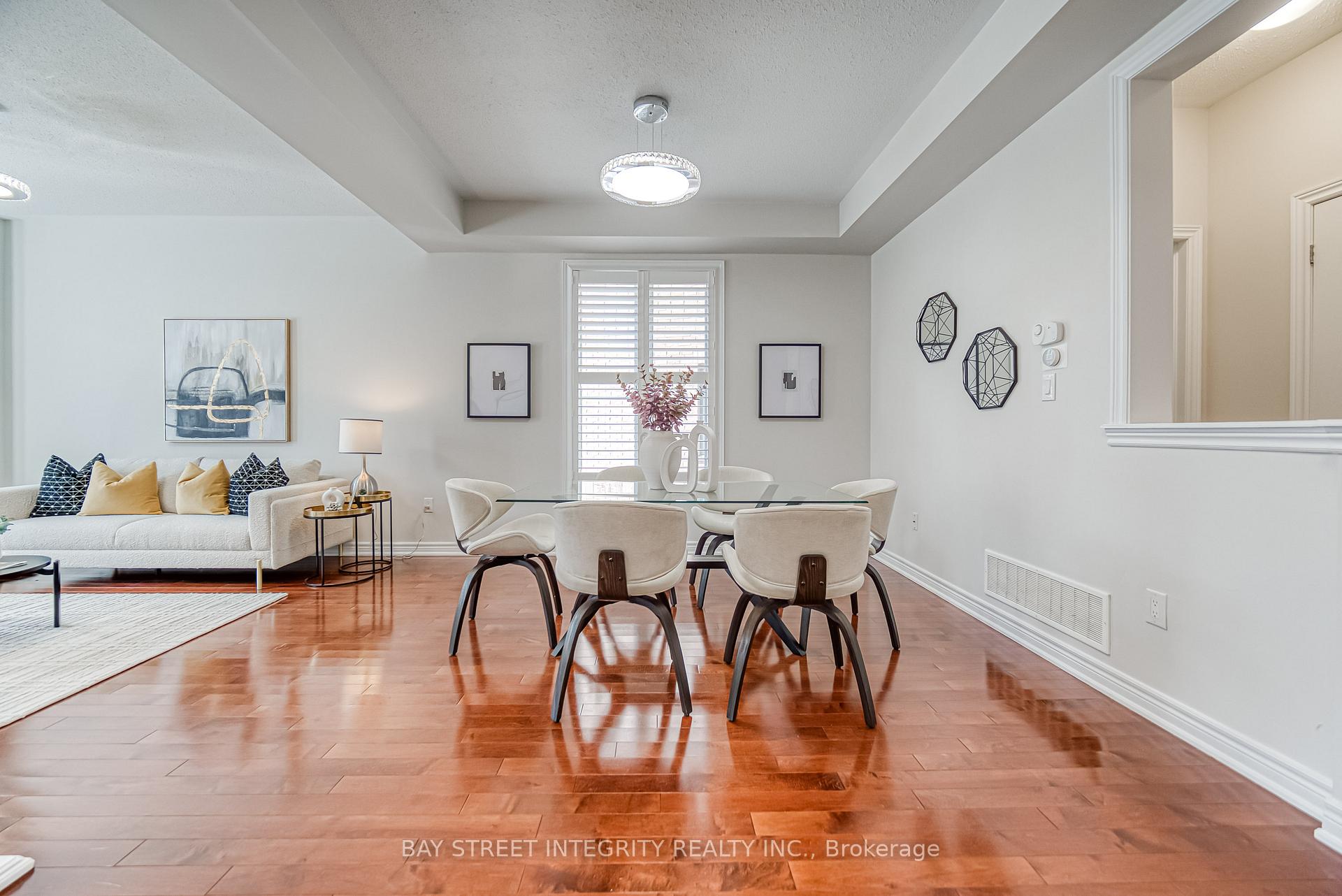 Photo 14 of 116 Holst Avenue, Markham, Berczy — HOMEH
