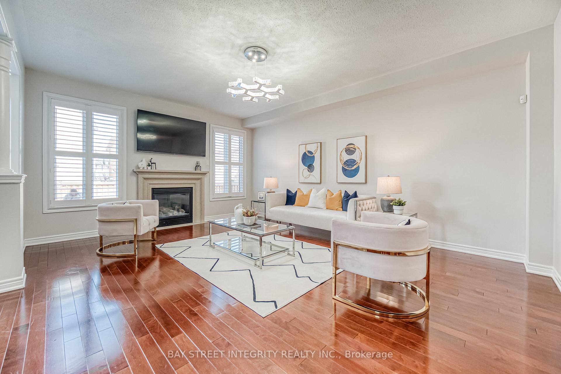 Photo 16 of 116 Holst Avenue, Markham, Berczy — HOMEH