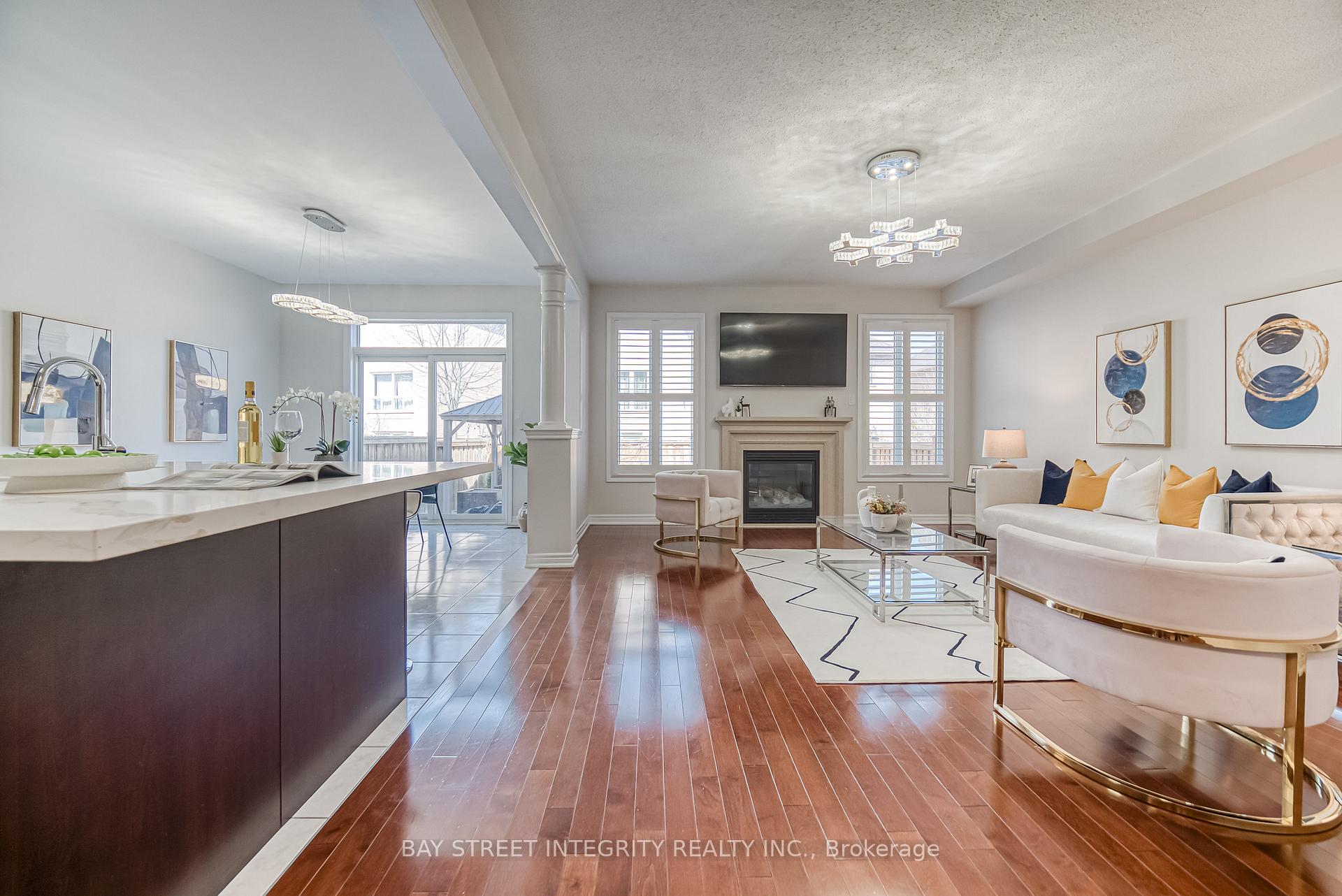 Photo 17 of 116 Holst Avenue, Markham, Berczy — HOMEH