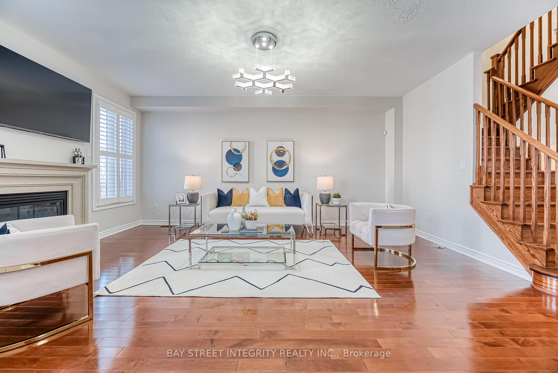 Photo 18 of 116 Holst Avenue, Markham, Berczy — HOMEH
