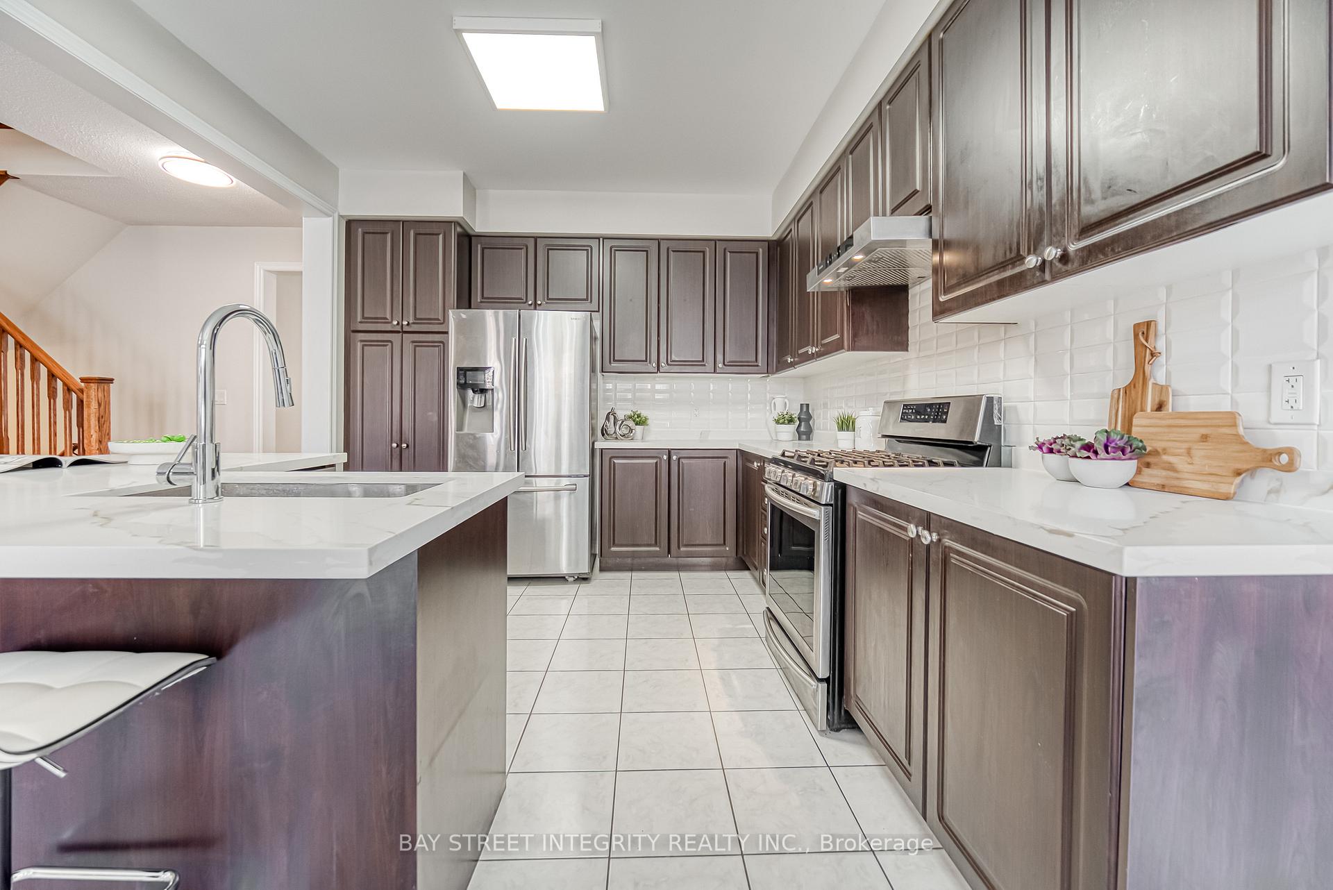 Photo 22 of 116 Holst Avenue, Markham, Berczy — HOMEH