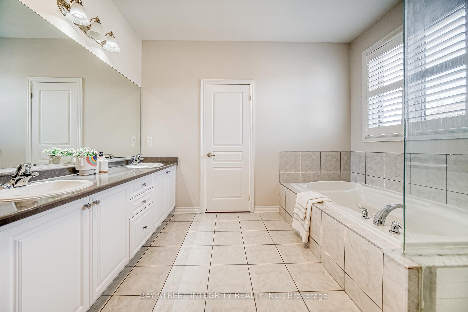 Photo 34 of 116 Holst Avenue, Markham, Berczy — HOMEH