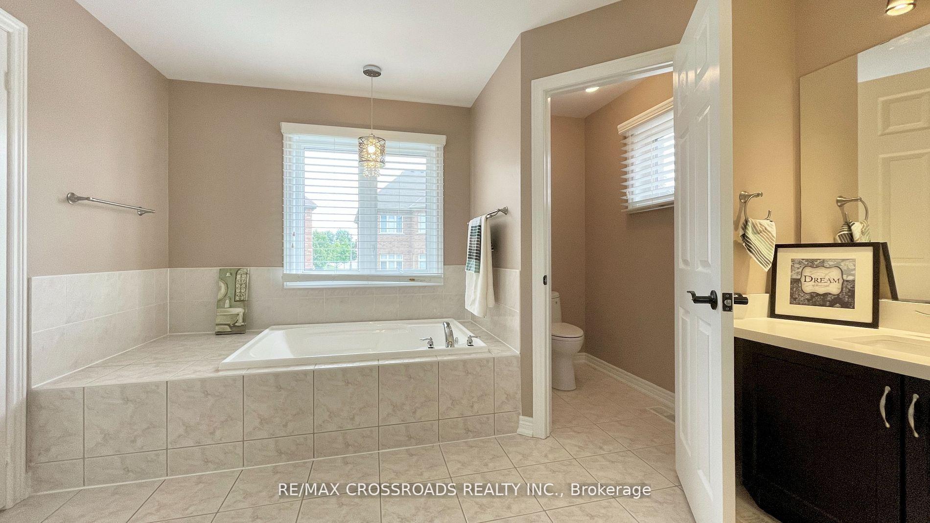 Photo 22 of 103 Glengordon Crescent, Markham, Angus Glen — HOMEH