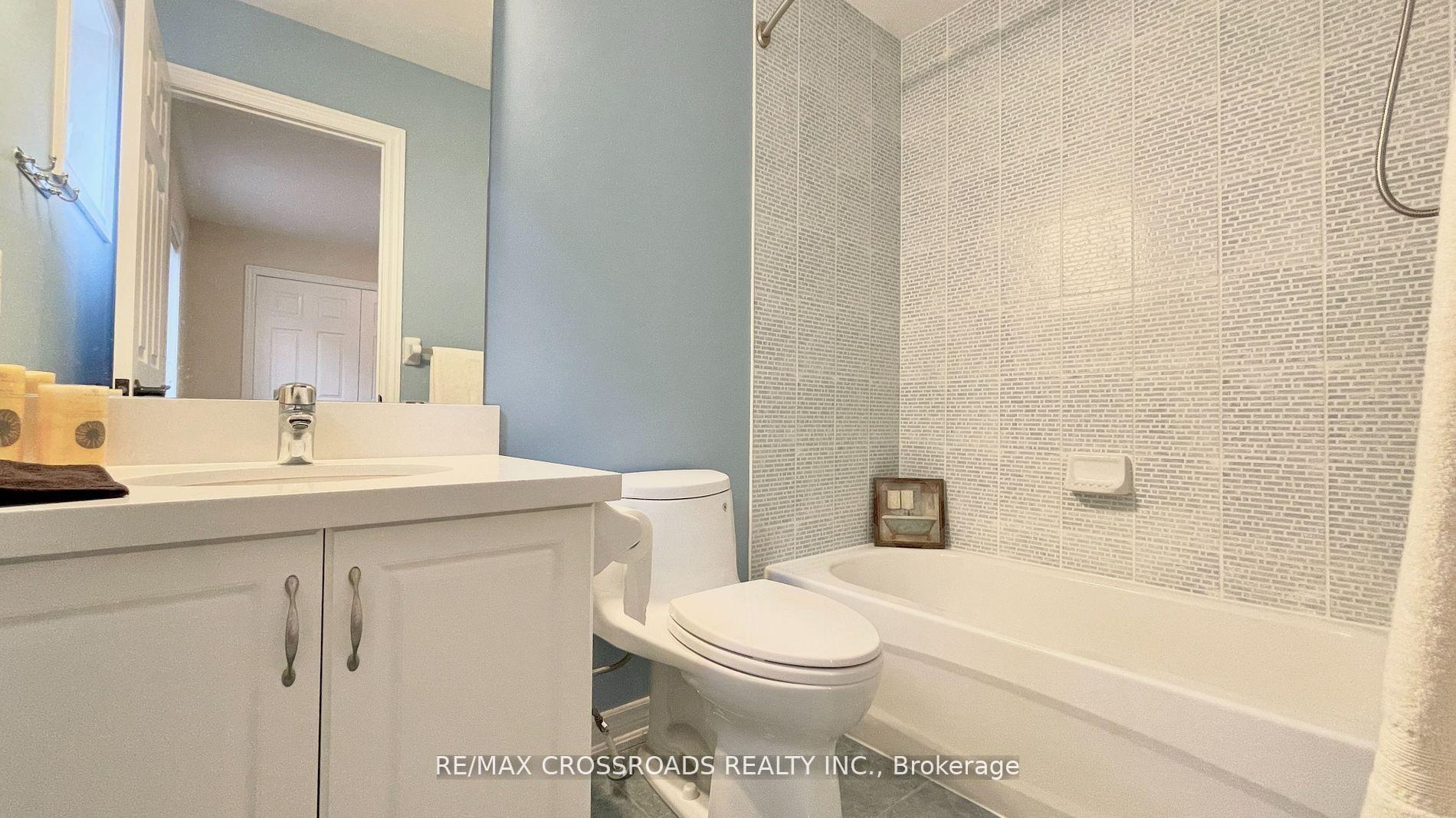 Photo 24 of 103 Glengordon Crescent, Markham, Angus Glen — HOMEH