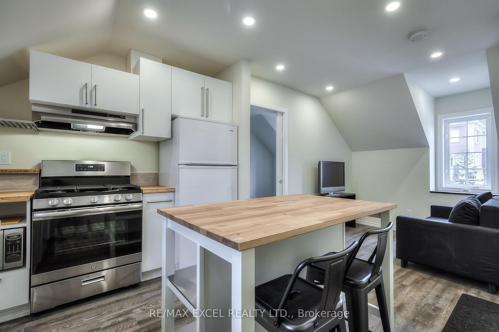 Photo 3 of Unit Coach, 161 Walkerville Road, Markham, Cornell — HOMEH