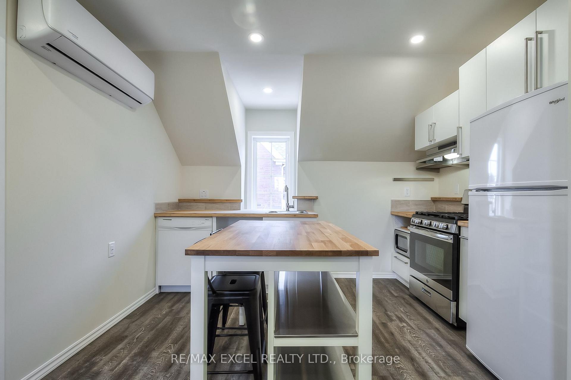 Photo 6 of Unit Coach, 161 Walkerville Road, Markham, Cornell — HOMEH