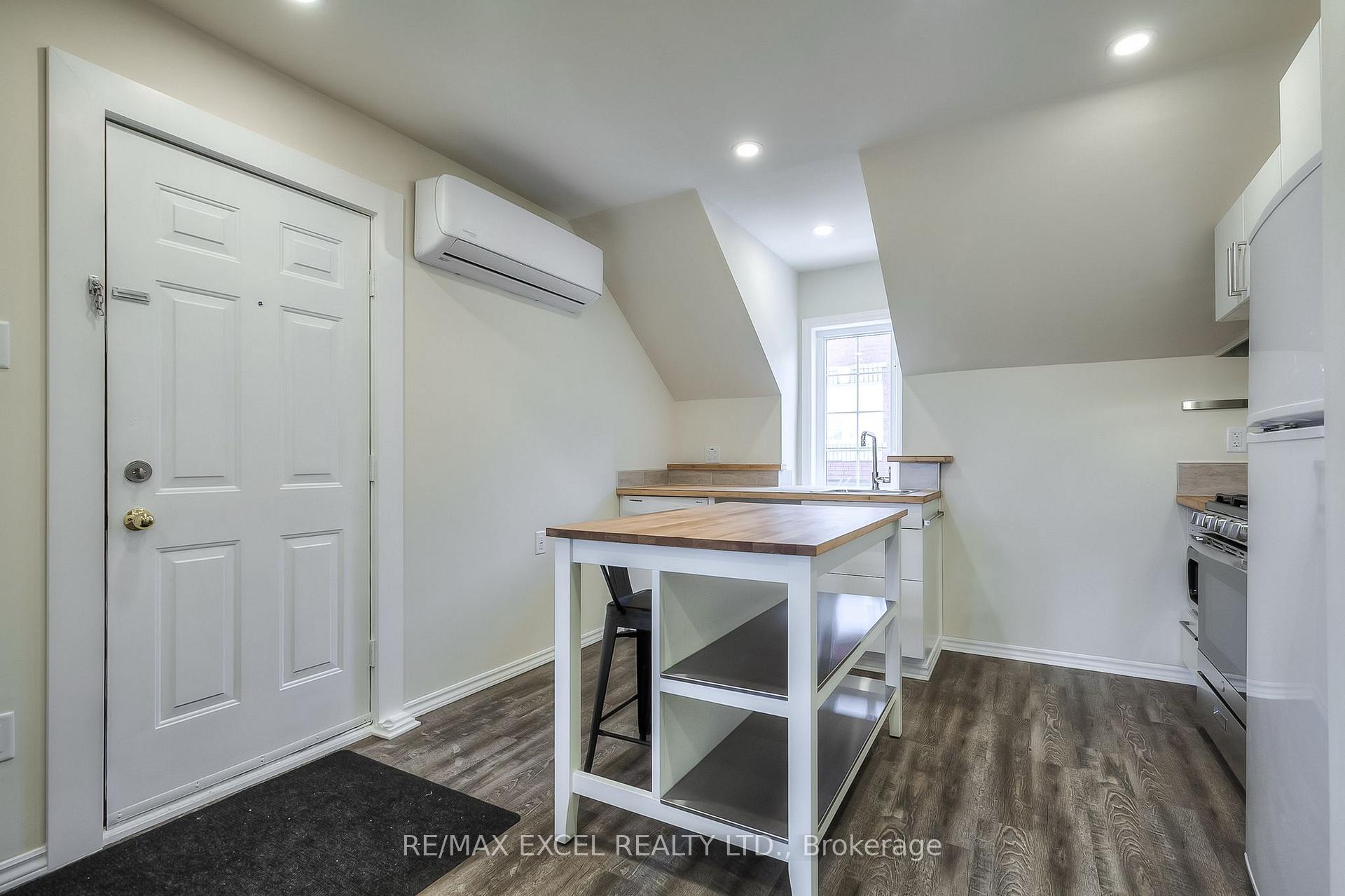 Photo 7 of Unit Coach, 161 Walkerville Road, Markham, Cornell — HOMEH