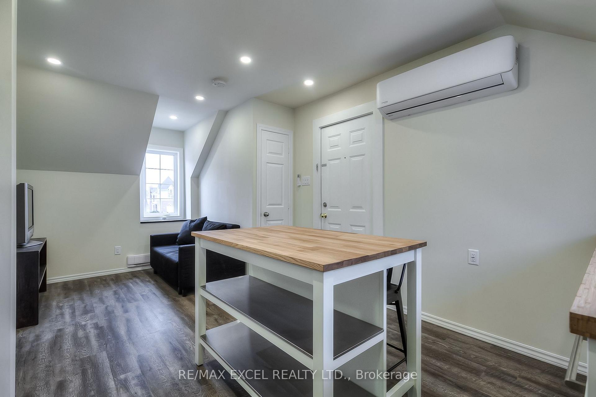 Photo 8 of Unit Coach, 161 Walkerville Road, Markham, Cornell — HOMEH