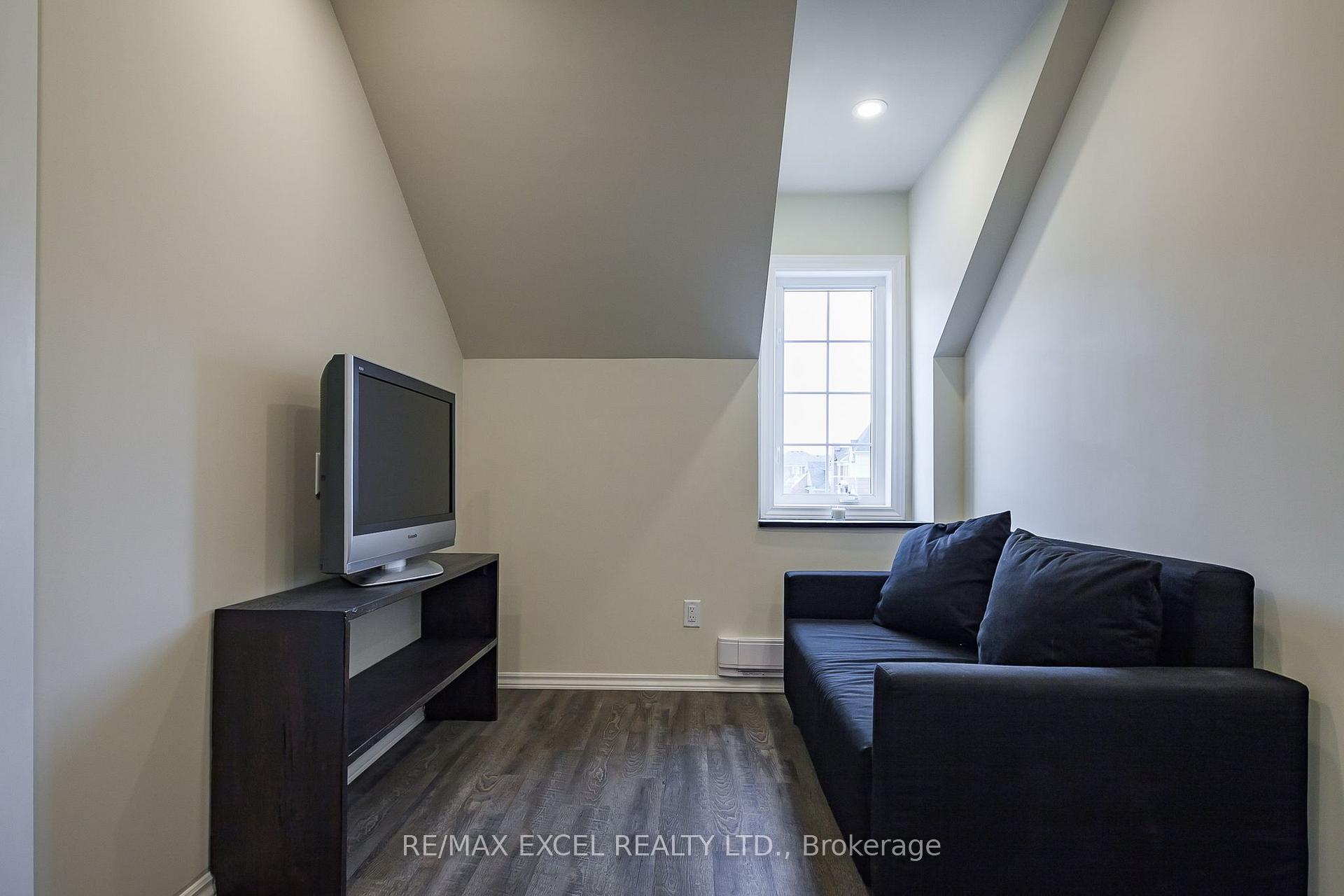 Photo 10 of Unit Coach, 161 Walkerville Road, Markham, Cornell — HOMEH