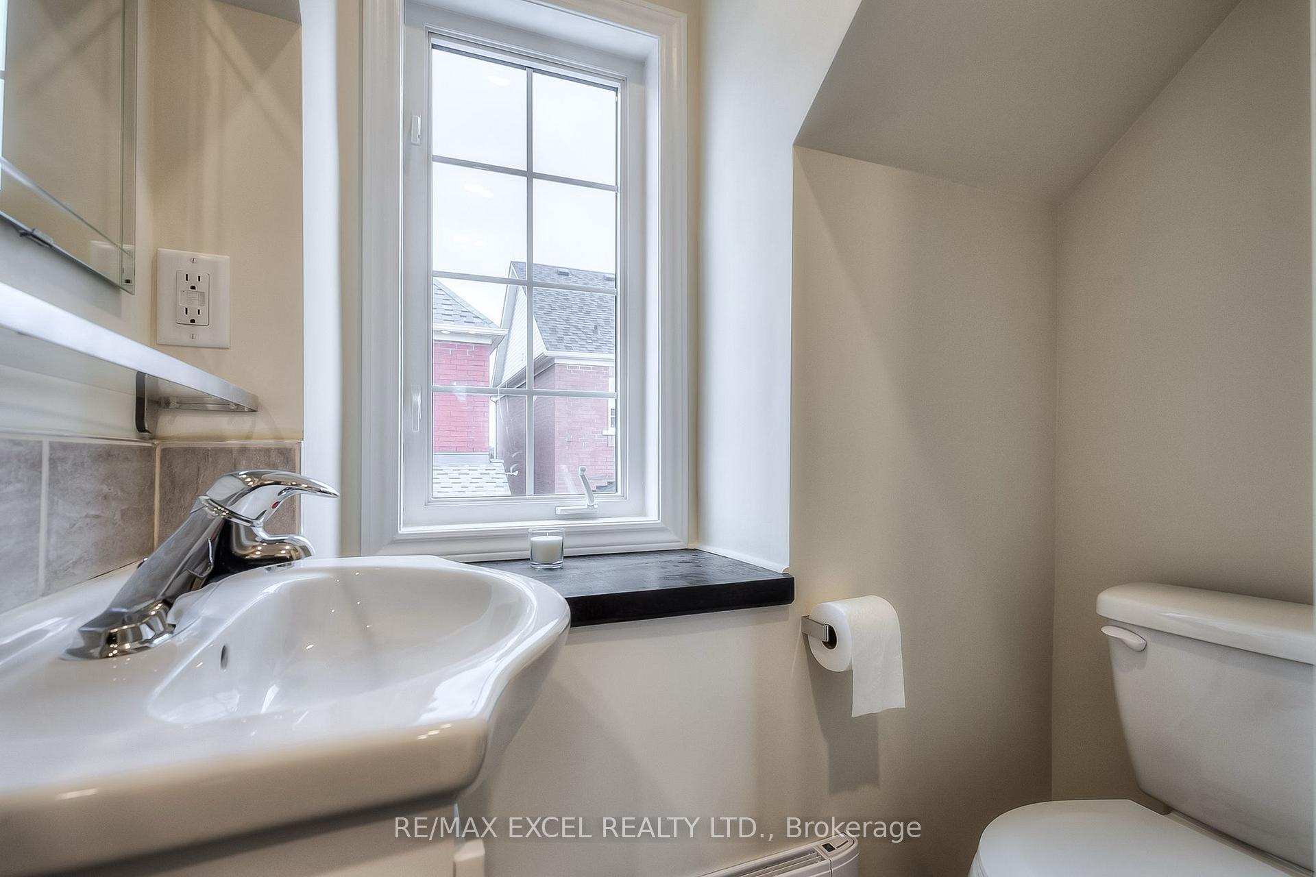 Photo 15 of Unit Coach, 161 Walkerville Road, Markham, Cornell — HOMEH