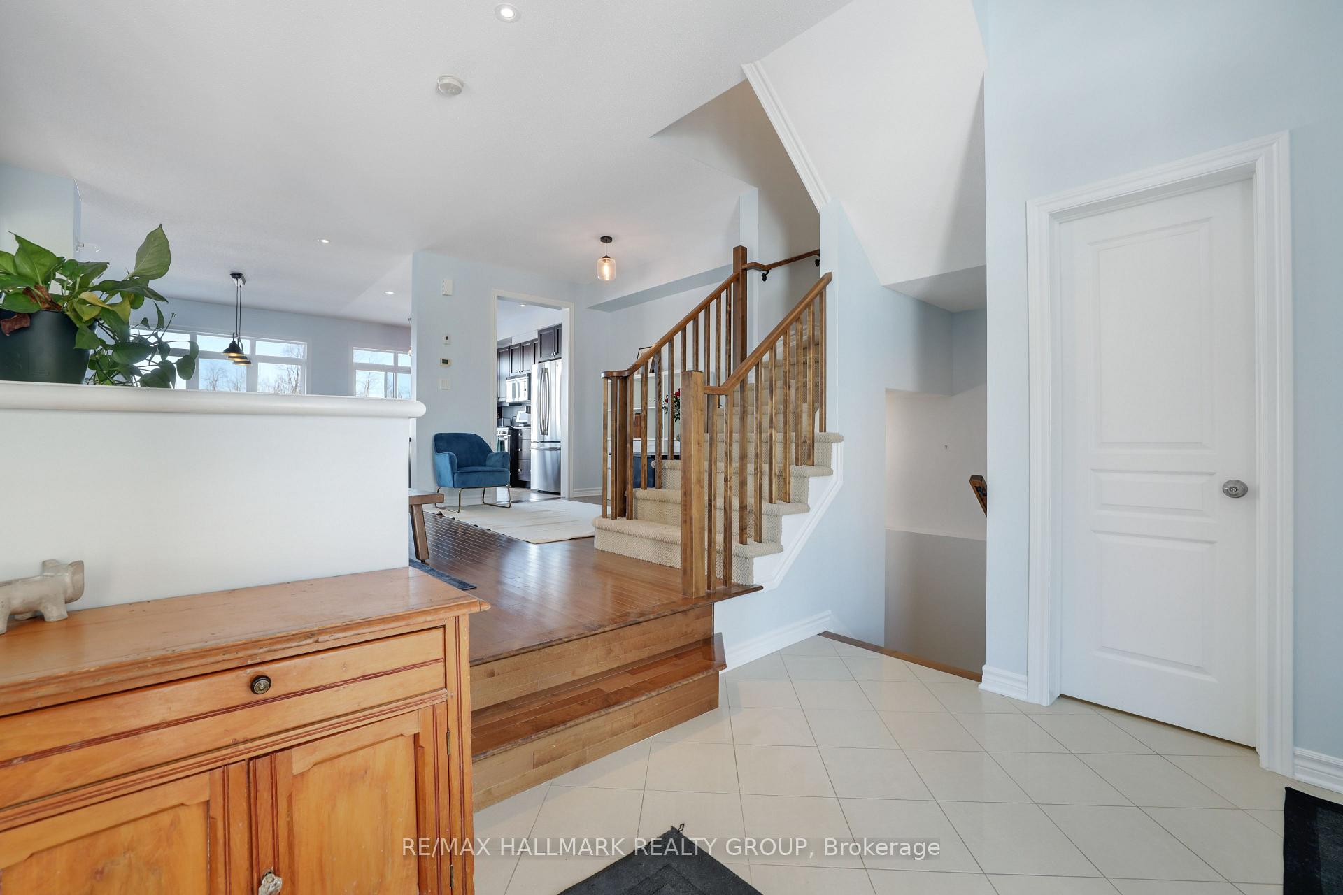 Photo 6 of 174 Kinghaven Crescent, Ottawa, Kanata - Bridlewood — HOMEH