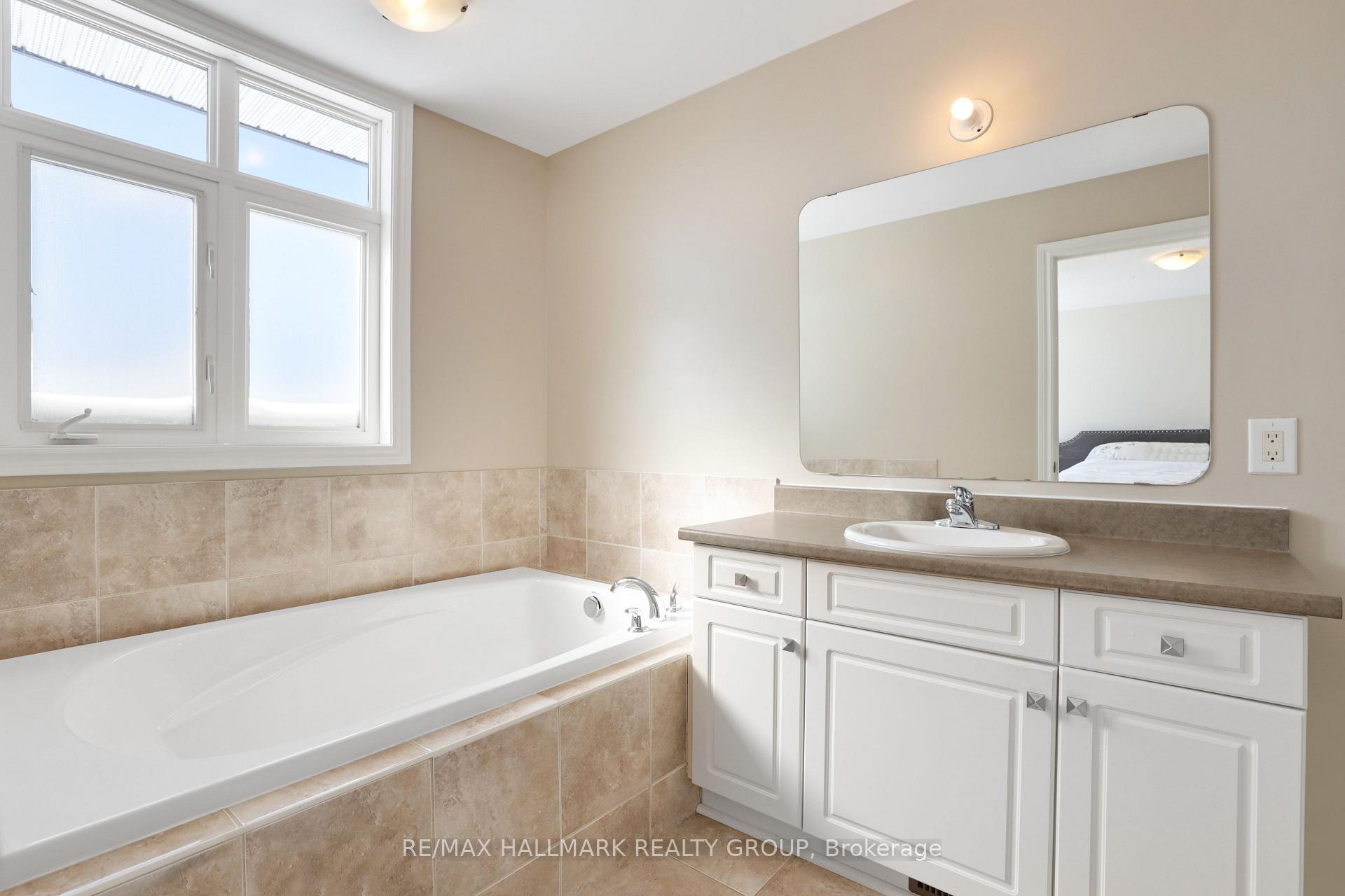 Photo 26 of 174 Kinghaven Crescent, Ottawa, Kanata - Bridlewood — HOMEH