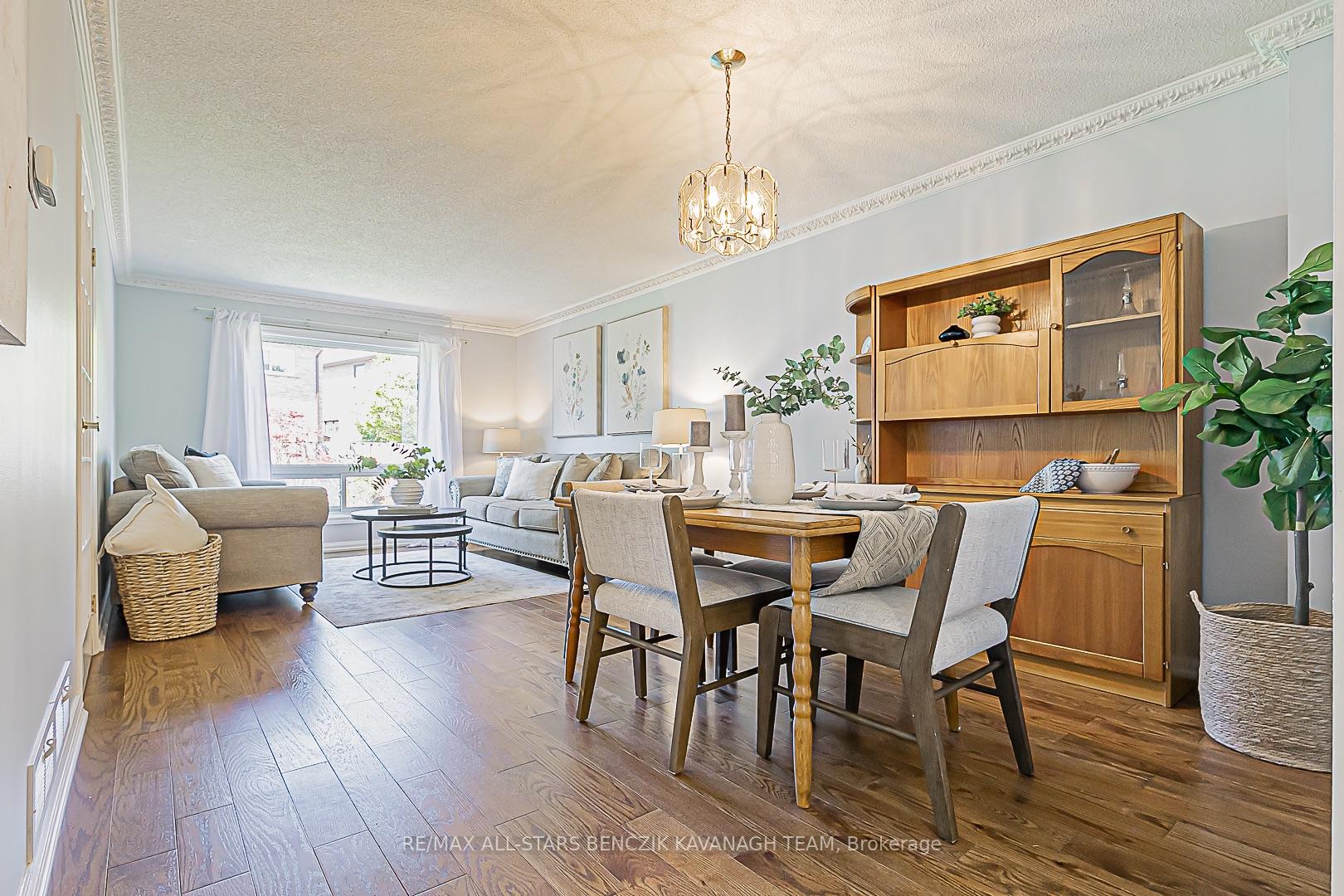 Photo 4 of 11 Graham Crescent, Markham, Raymerville — HOMEH