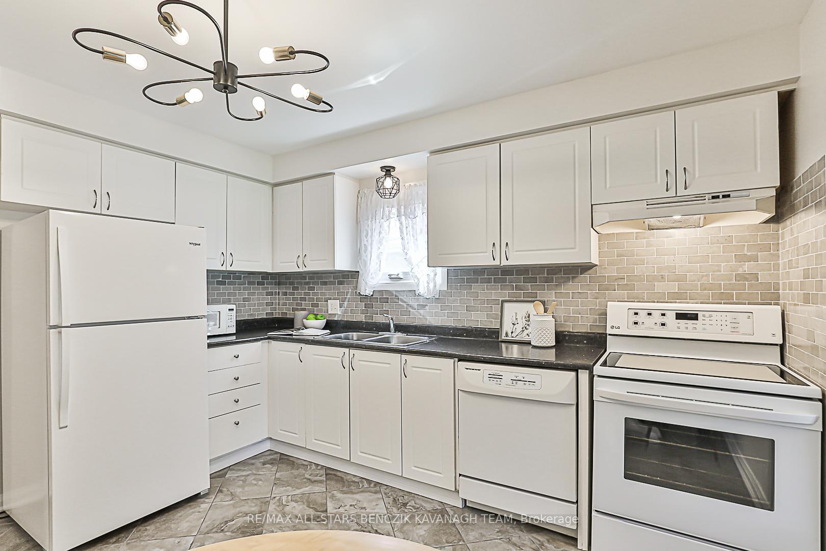 Photo 8 of 11 Graham Crescent, Markham, Raymerville — HOMEH