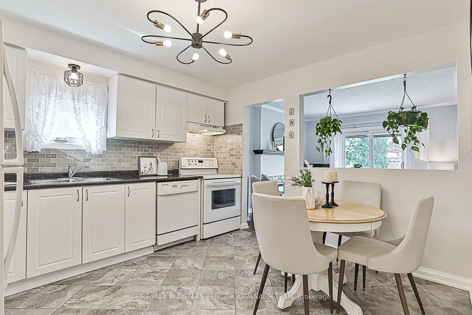 Photo 11 of 11 Graham Crescent, Markham, Raymerville — HOMEH