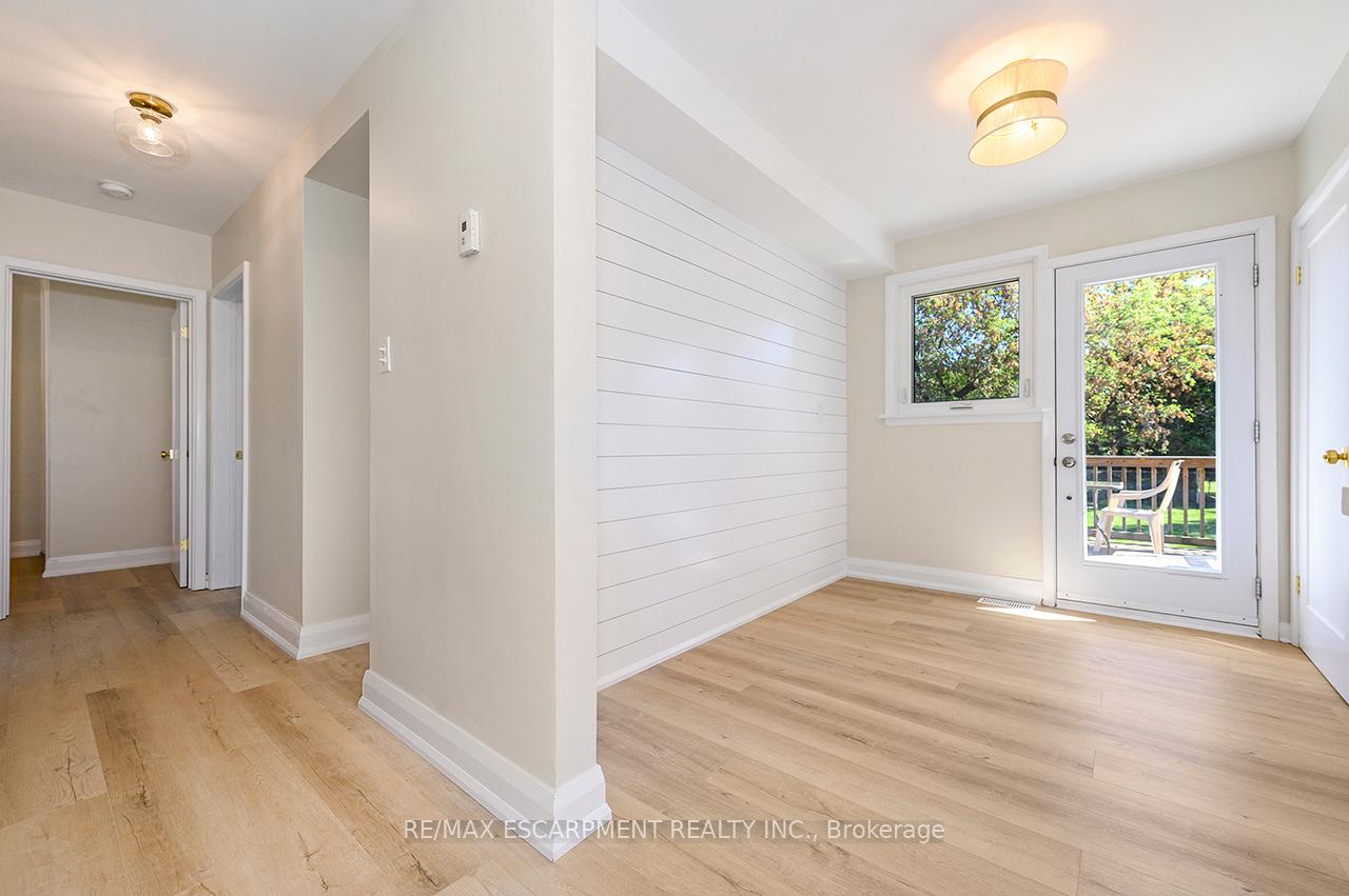 Photo 13 of 207 Elmwood Crescent, Milton, Bronte Meadows — HOMEH