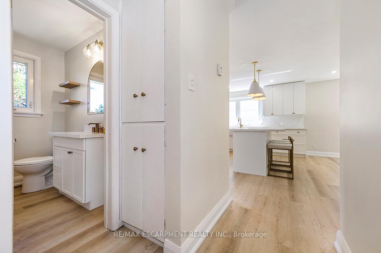Photo 20 of 207 Elmwood Crescent, Milton, Bronte Meadows — HOMEH