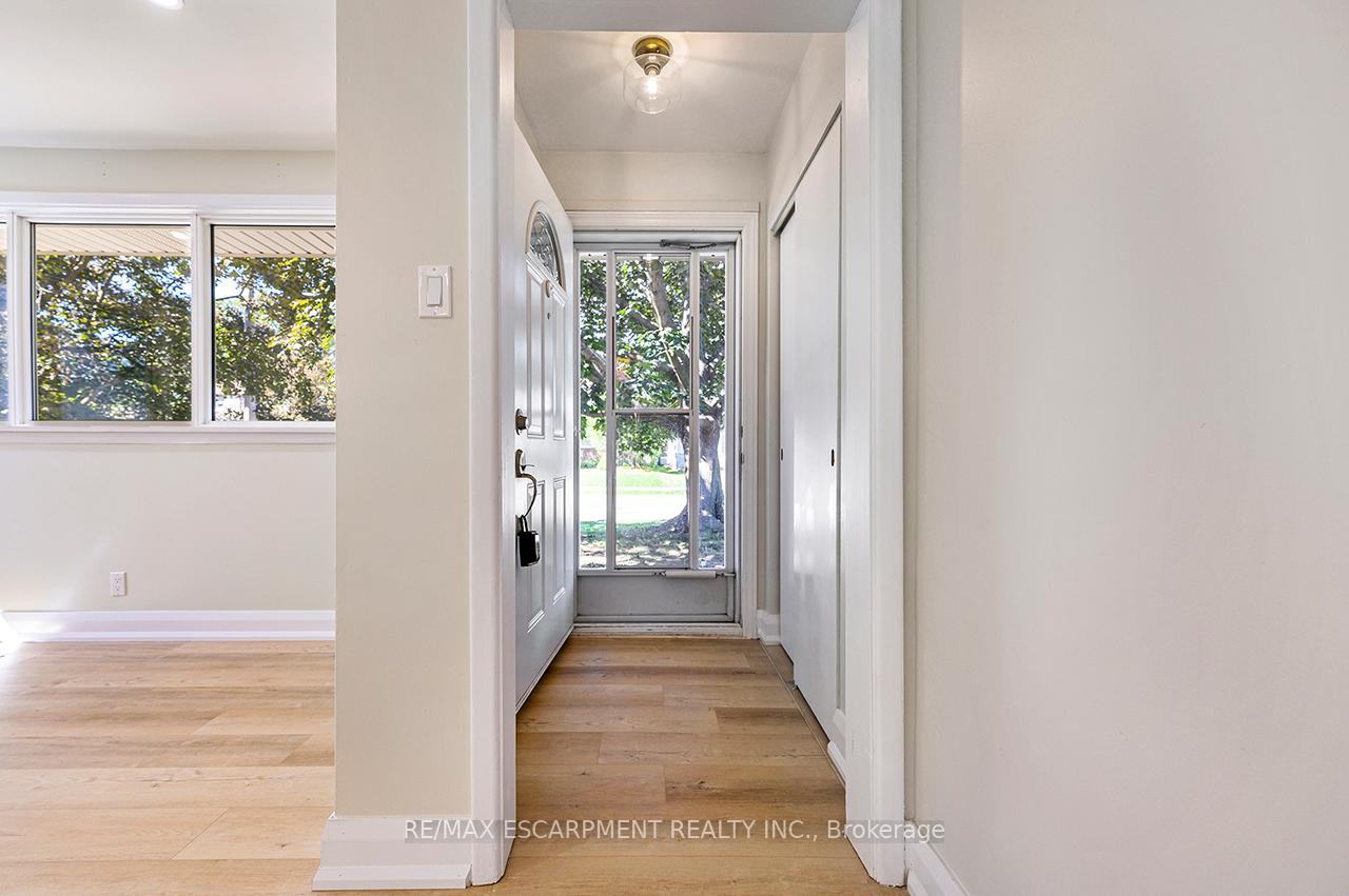 Photo 23 of 207 Elmwood Crescent, Milton, Bronte Meadows — HOMEH