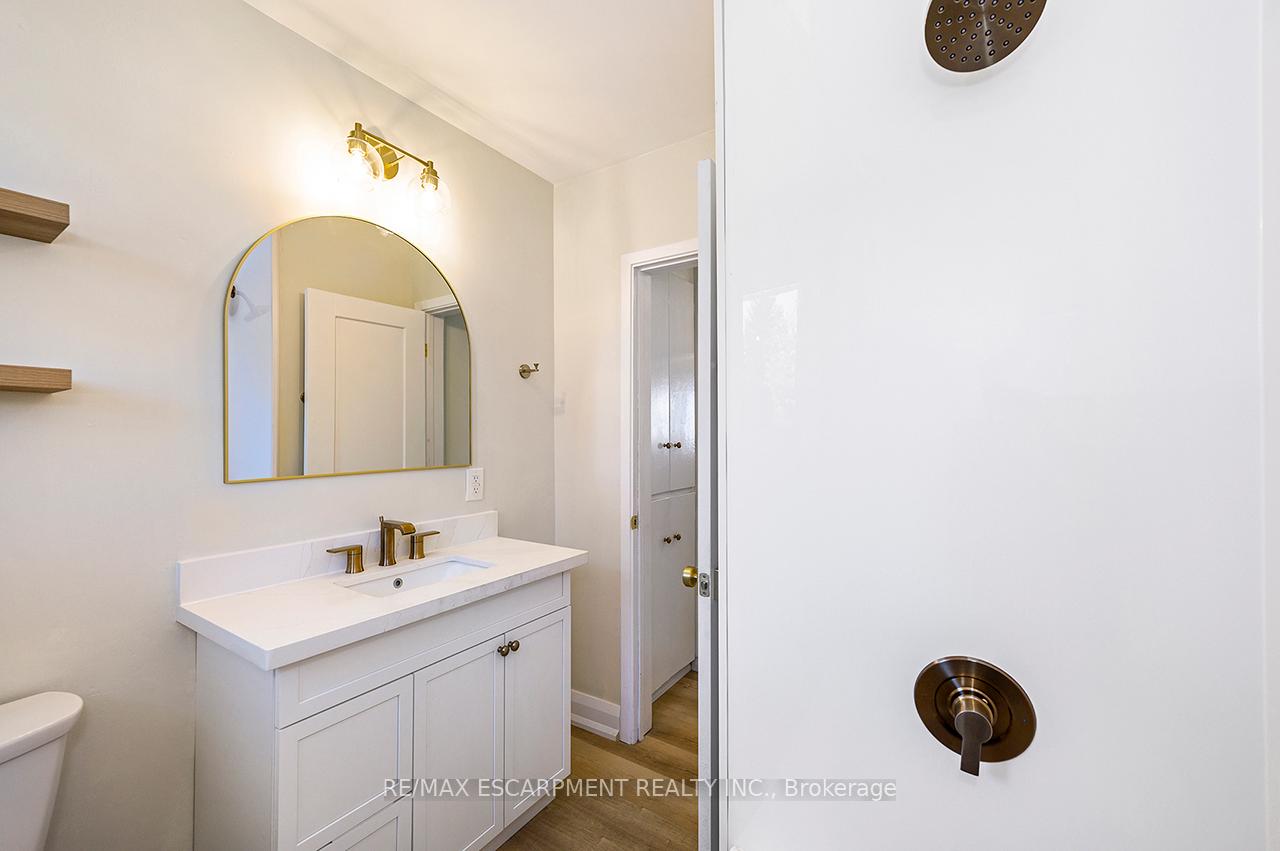 Photo 27 of 207 Elmwood Crescent, Milton, Bronte Meadows — HOMEH