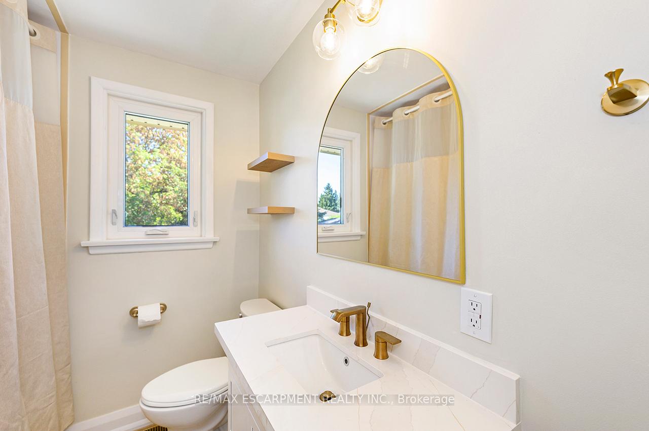 Photo 28 of 207 Elmwood Crescent, Milton, Bronte Meadows — HOMEH