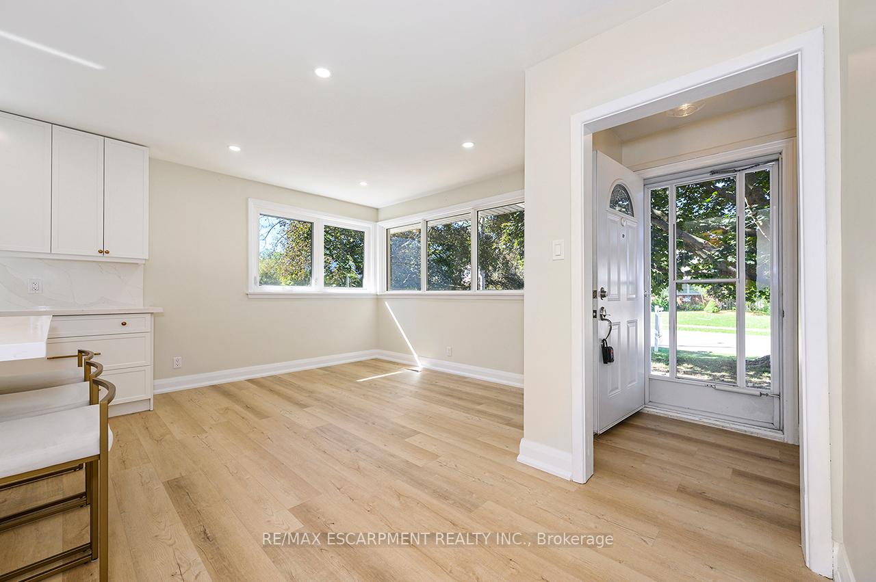 Photo 29 of 207 Elmwood Crescent, Milton, Bronte Meadows — HOMEH