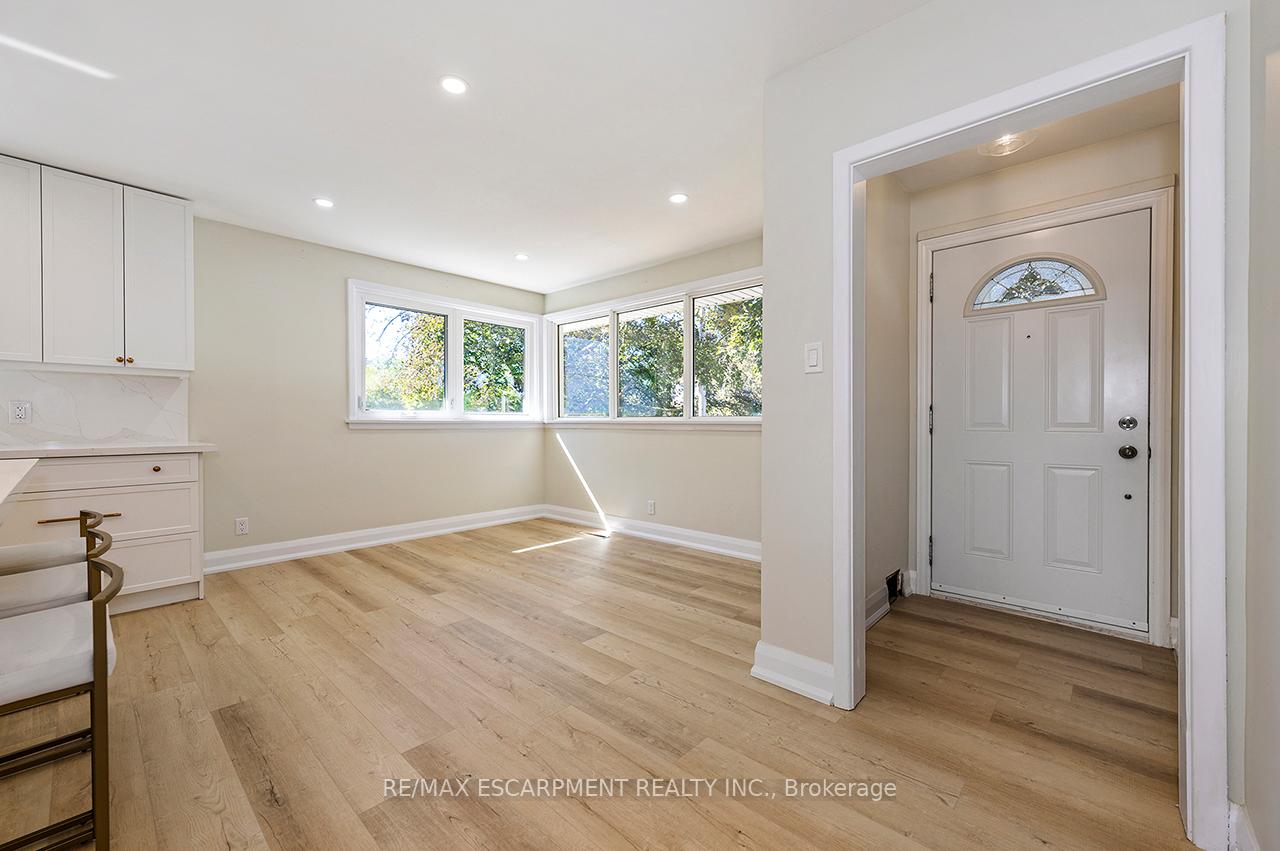 Photo 30 of 207 Elmwood Crescent, Milton, Bronte Meadows — HOMEH