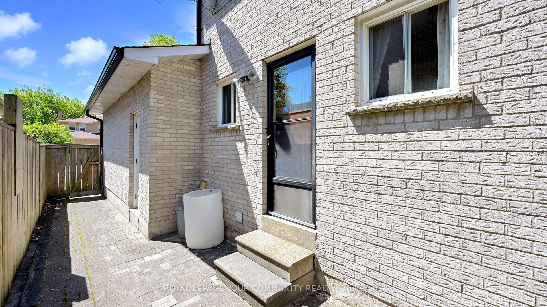 Photo 8 of 2 Hemlock Drive, Markham, Raymerville — HOMEH