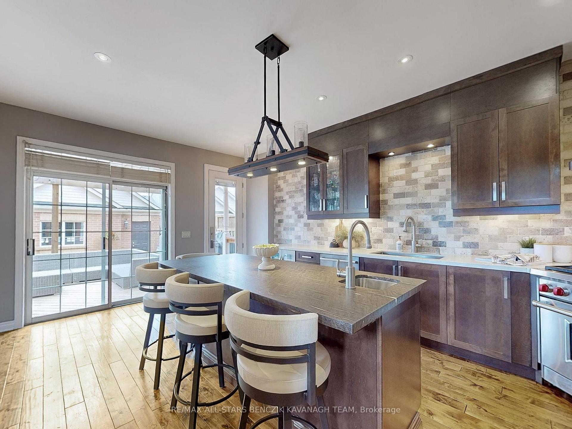 Photo 5 of 27 Spring Meadow Avenue, Markham, Cornell — HOMEH