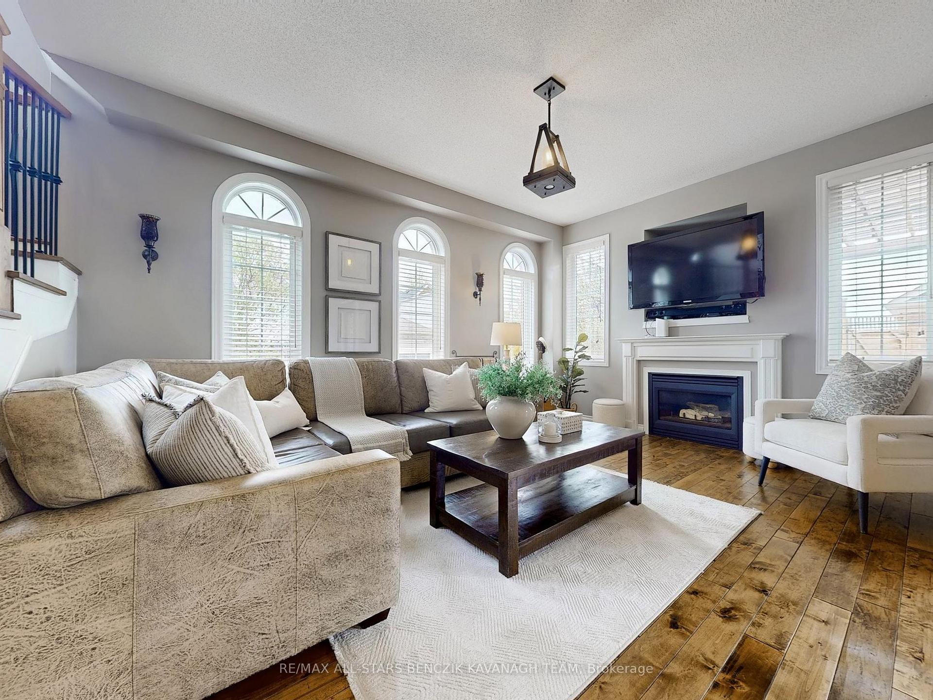 Photo 9 of 27 Spring Meadow Avenue, Markham, Cornell — HOMEH