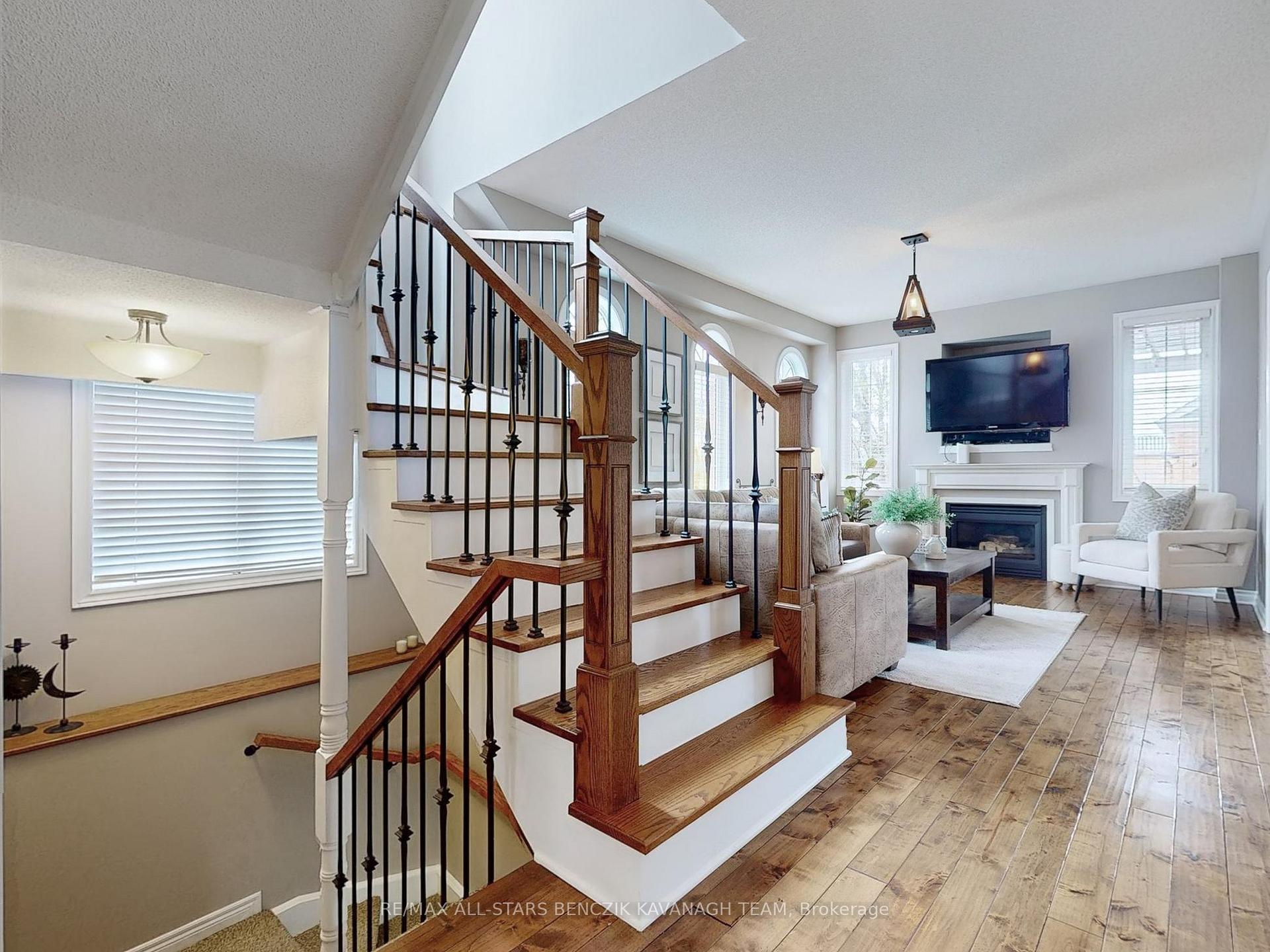 Photo 11 of 27 Spring Meadow Avenue, Markham, Cornell — HOMEH