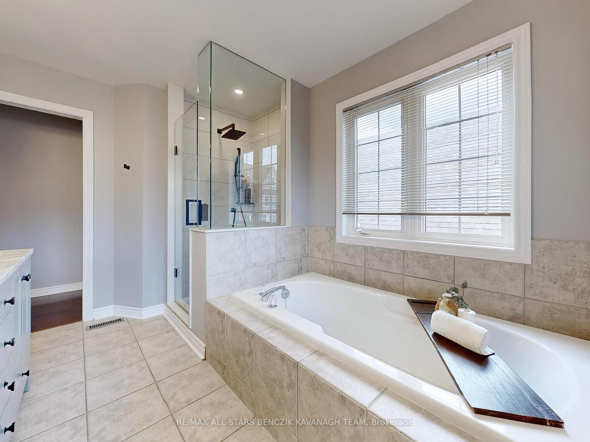 Photo 13 of 27 Spring Meadow Avenue, Markham, Cornell — HOMEH
