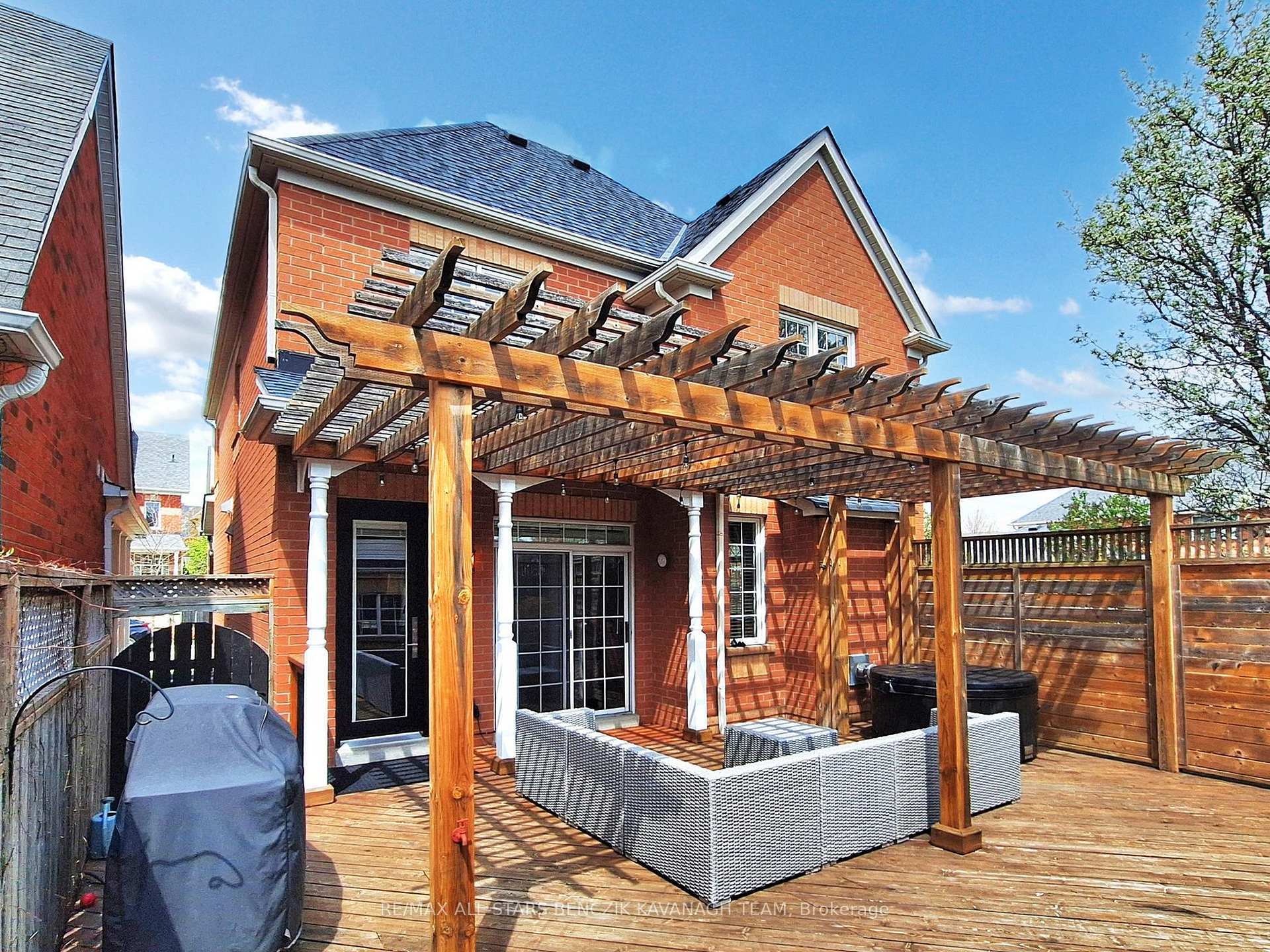 Photo 24 of 27 Spring Meadow Avenue, Markham, Cornell — HOMEH
