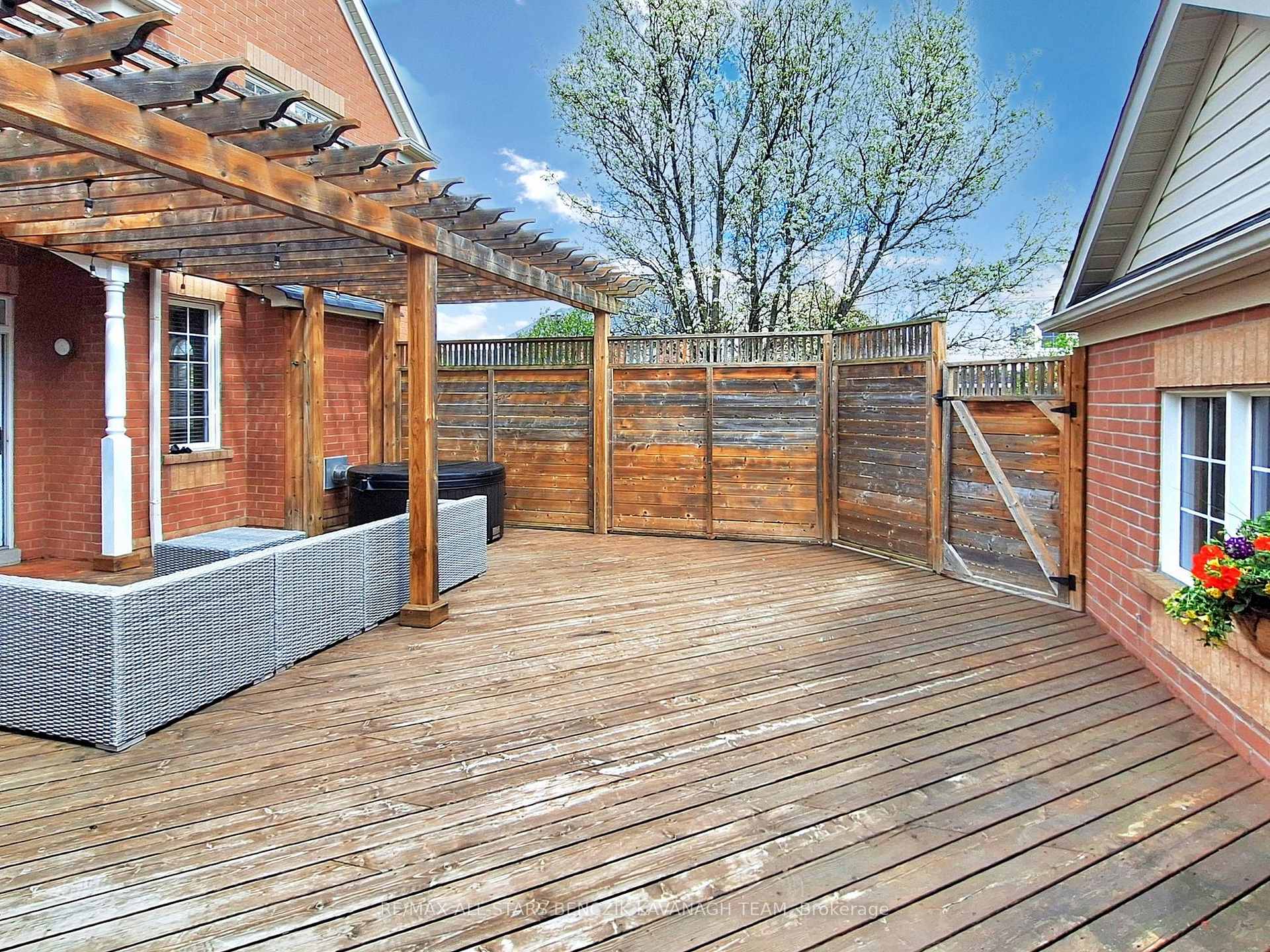 Photo 25 of 27 Spring Meadow Avenue, Markham, Cornell — HOMEH