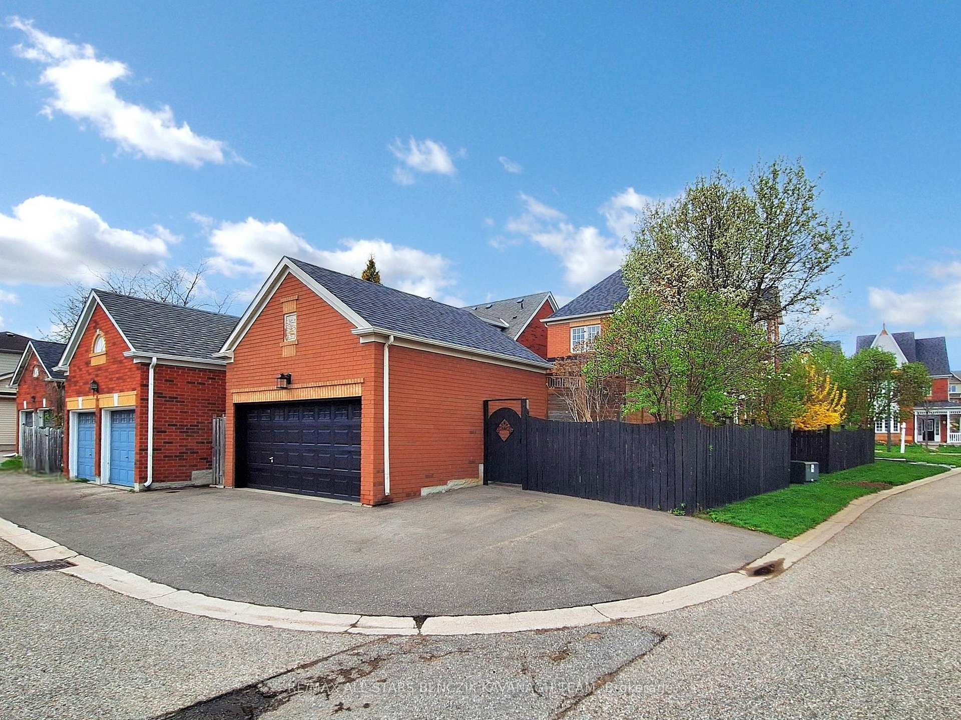 Photo 27 of 27 Spring Meadow Avenue, Markham, Cornell — HOMEH