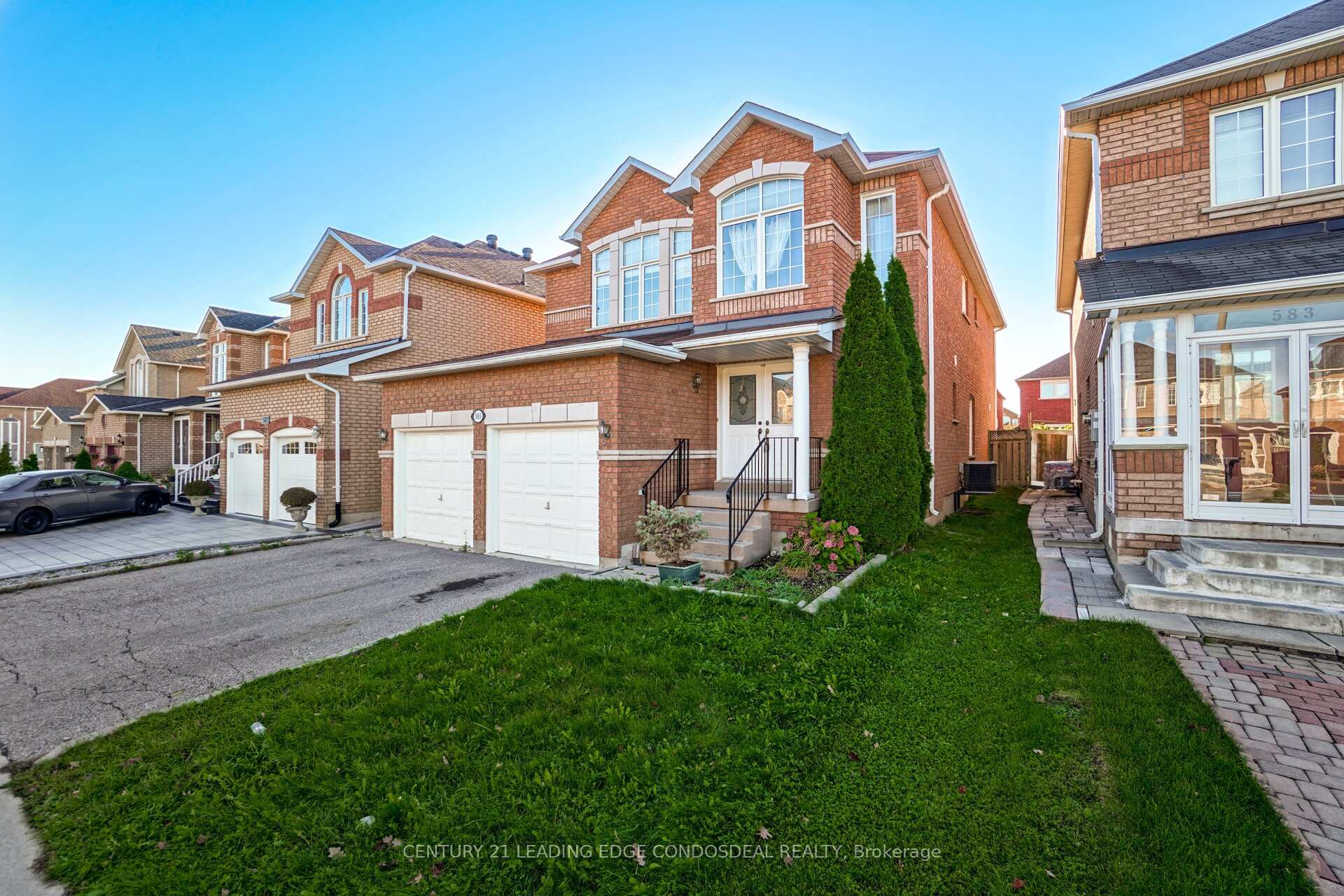 Photo 2 of 585 Highglen Avenue, Markham, Middlefield — HOMEH