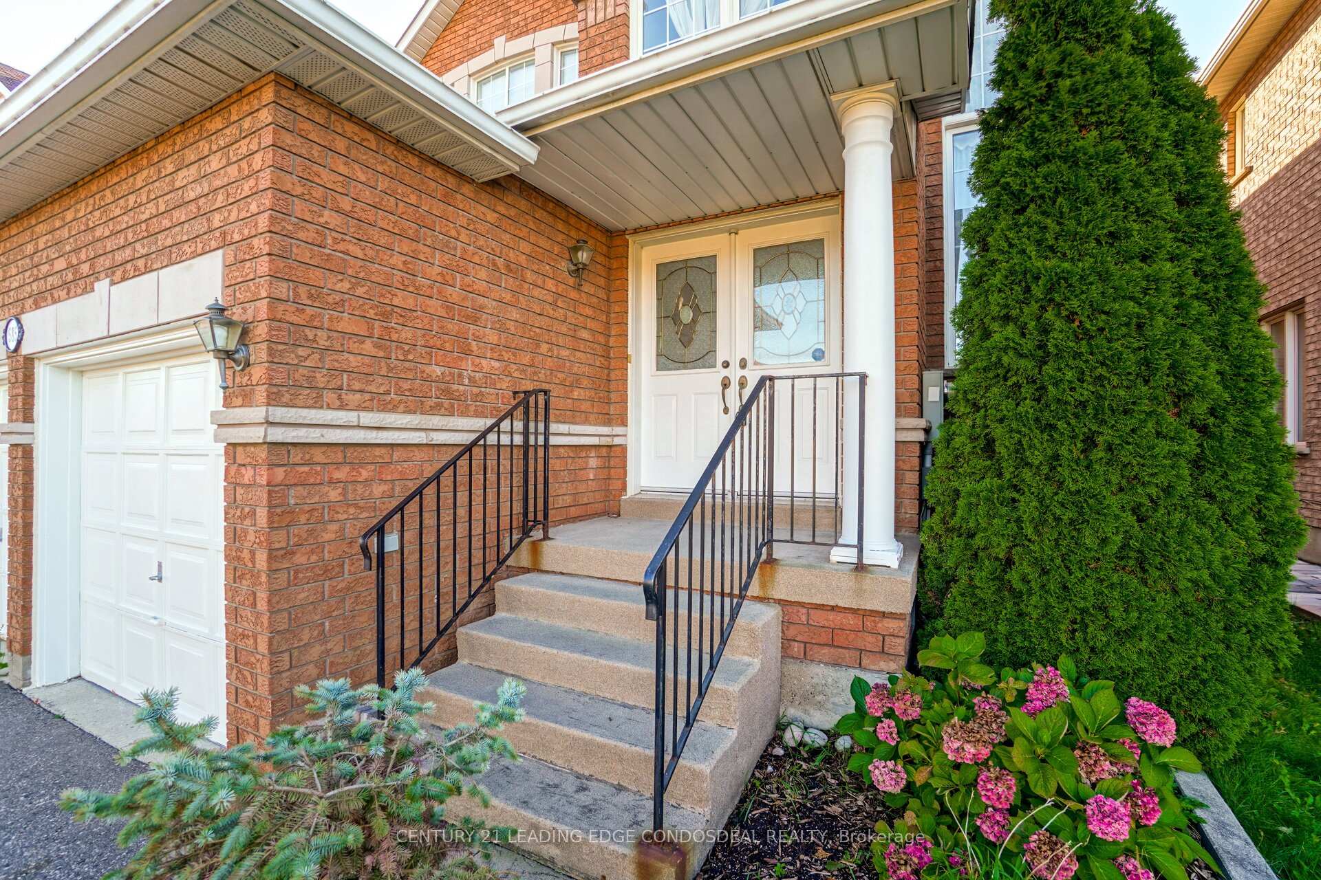 Photo 4 of 585 Highglen Avenue, Markham, Middlefield — HOMEH