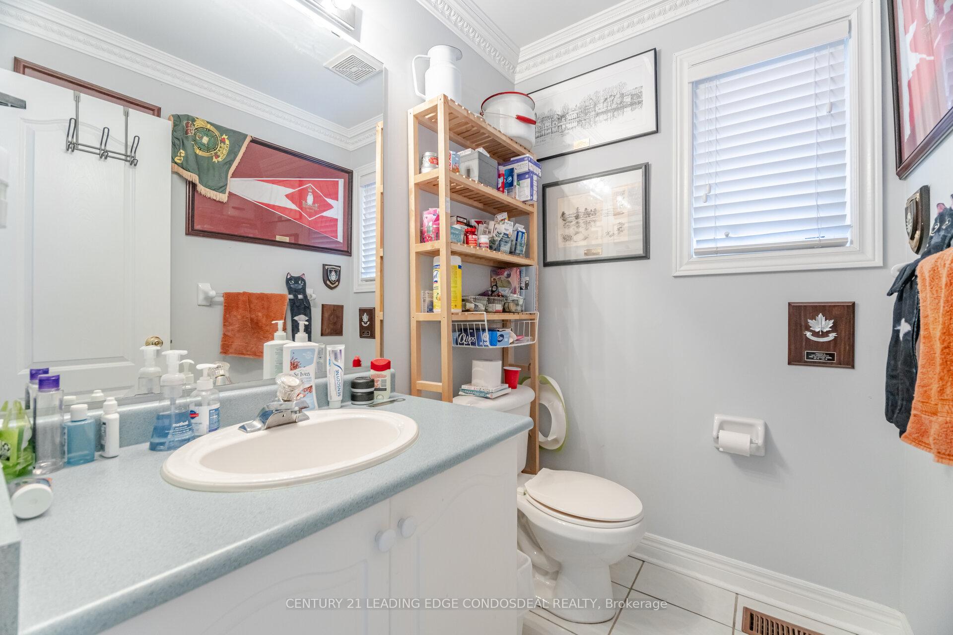 Photo 5 of 585 Highglen Avenue, Markham, Middlefield — HOMEH