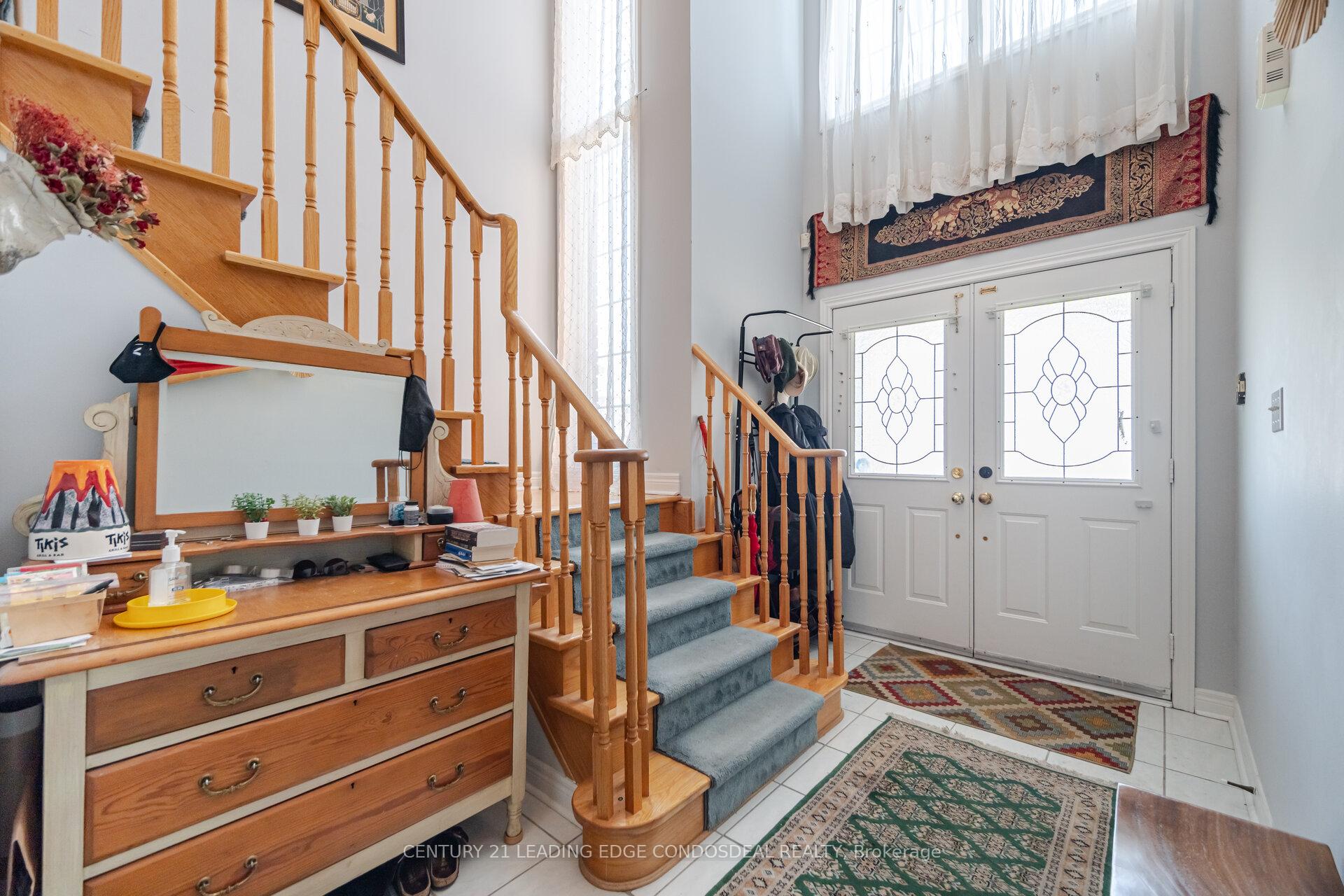 Photo 6 of 585 Highglen Avenue, Markham, Middlefield — HOMEH