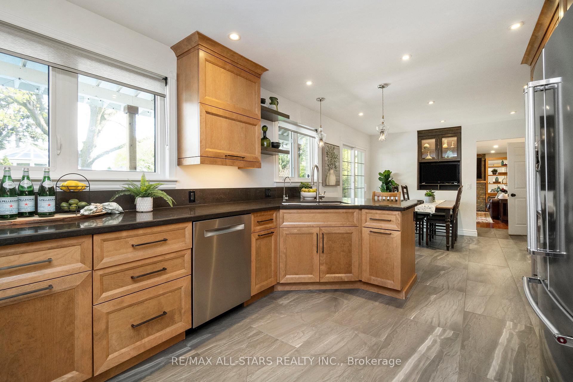 Photo 11 of 15 James Speight Road, Markham, Sherwood-Amberglen — HOMEH