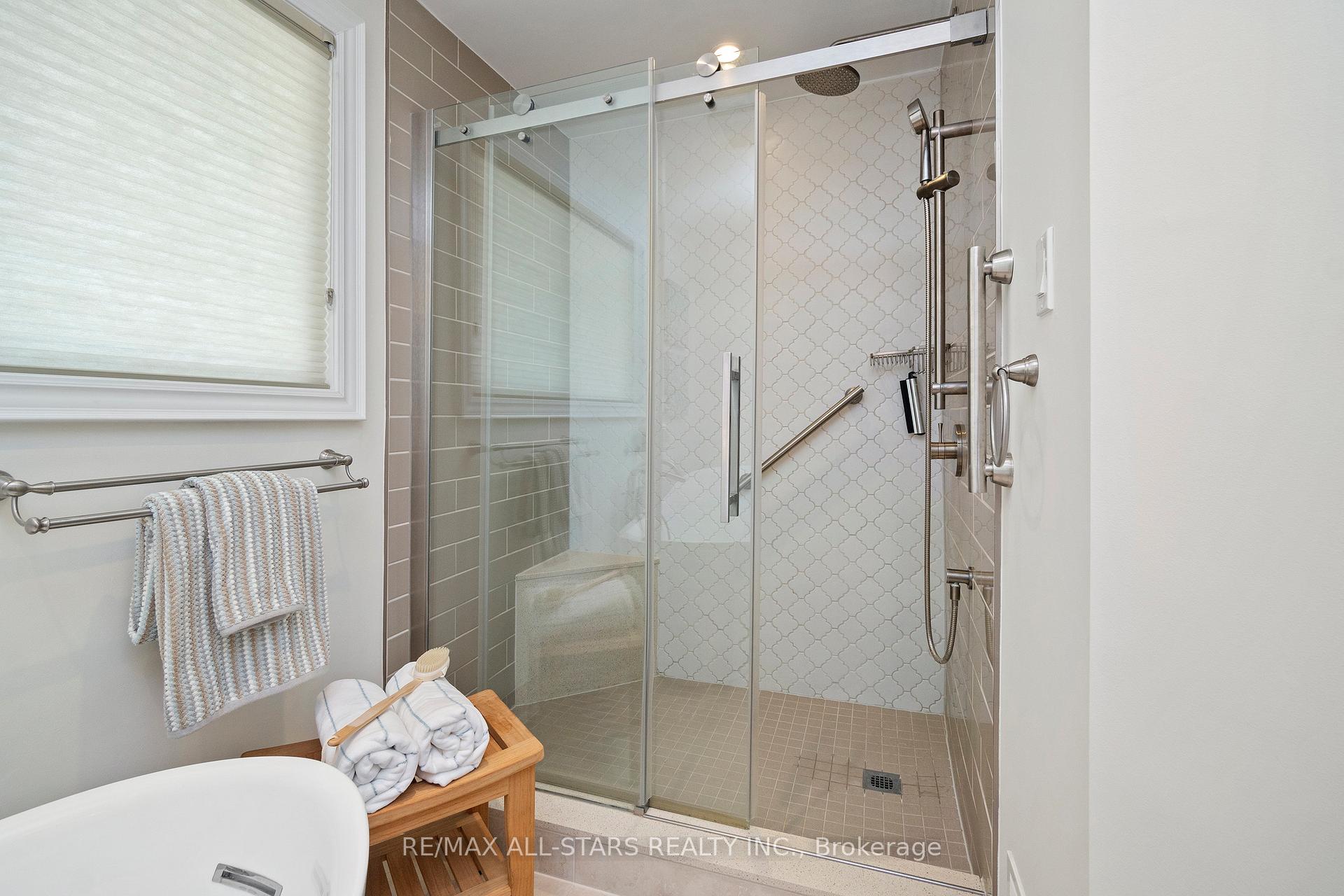 Photo 25 of 15 James Speight Road, Markham, Sherwood-Amberglen — HOMEH