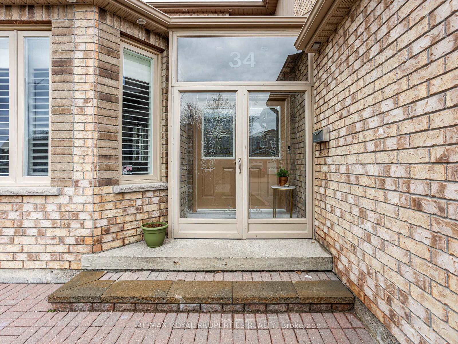 Photo 4 of 34 Windhill Road, Markham, Milliken Mills East — HOMEH