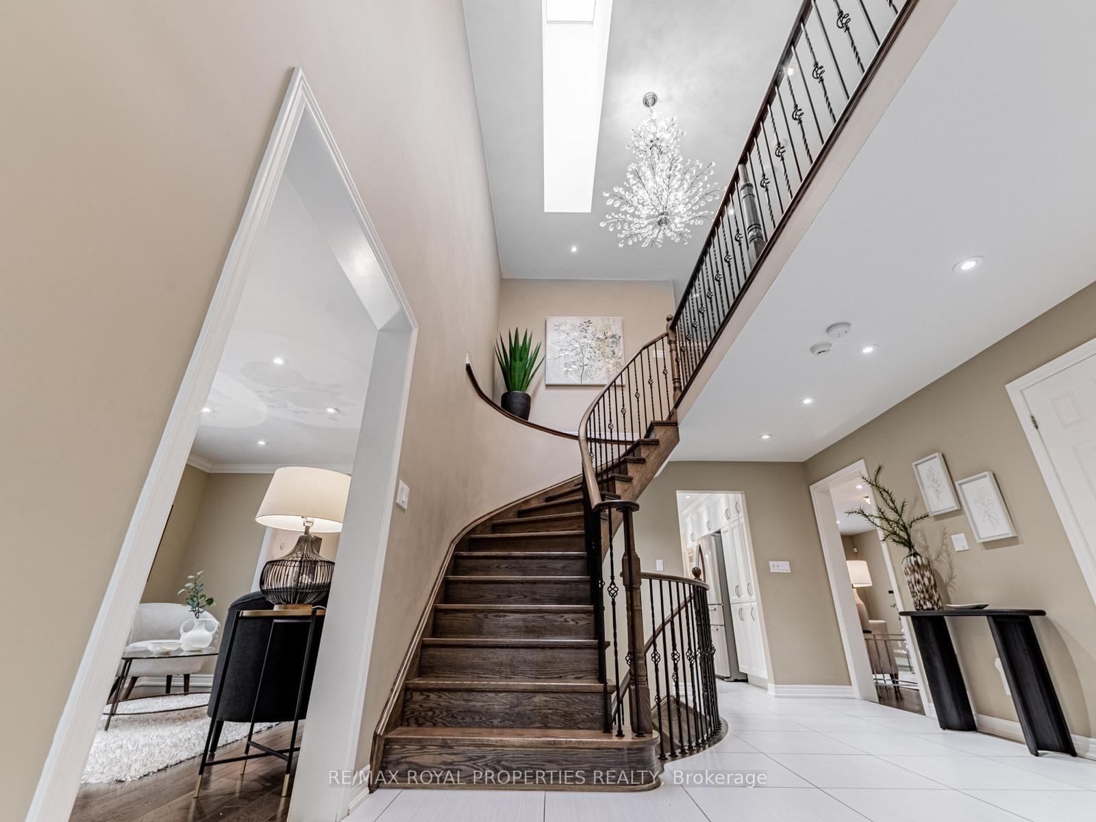 Photo 8 of 34 Windhill Road, Markham, Milliken Mills East — HOMEH